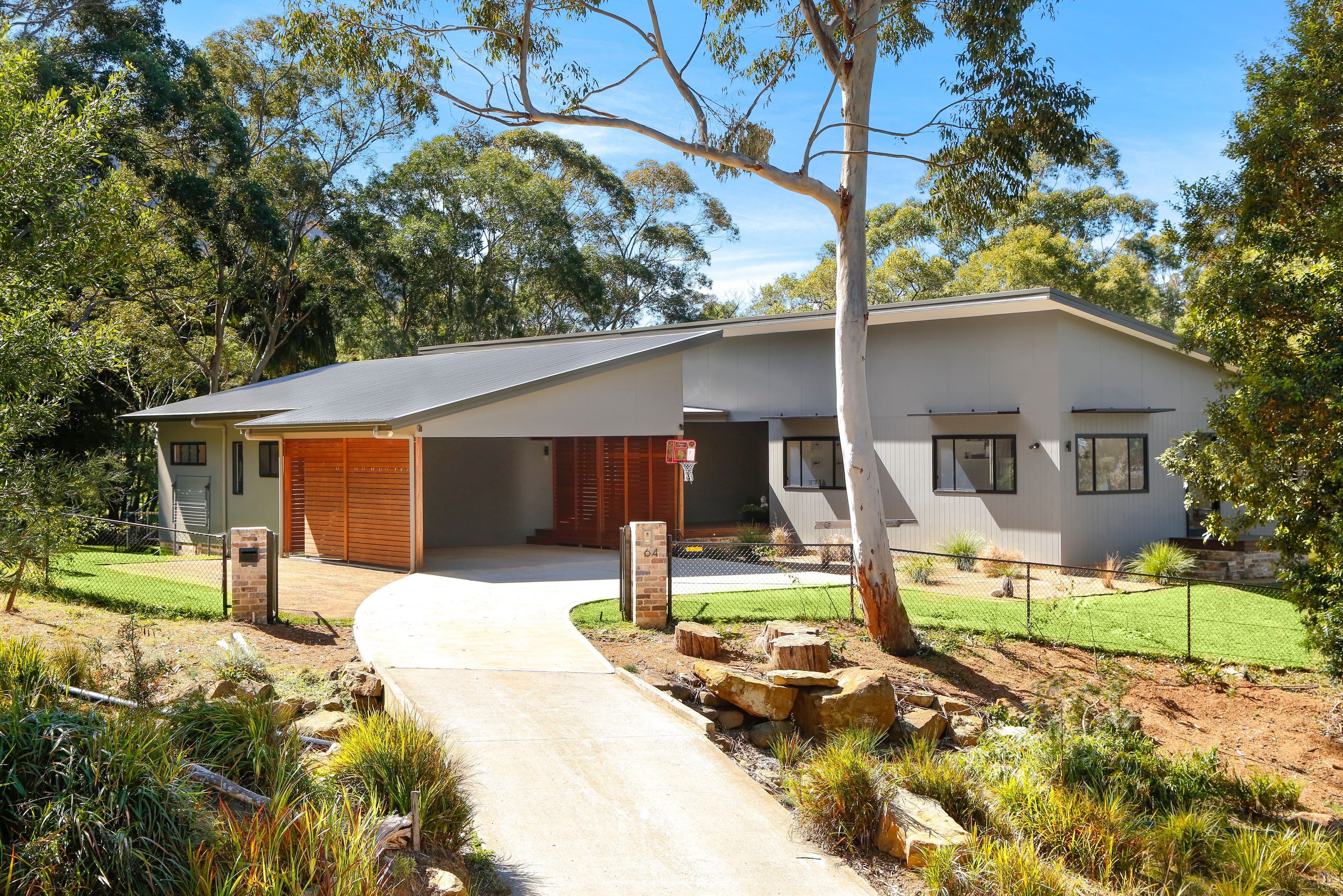 64 Armagh Parade, Thirroul - Thumbnail 2