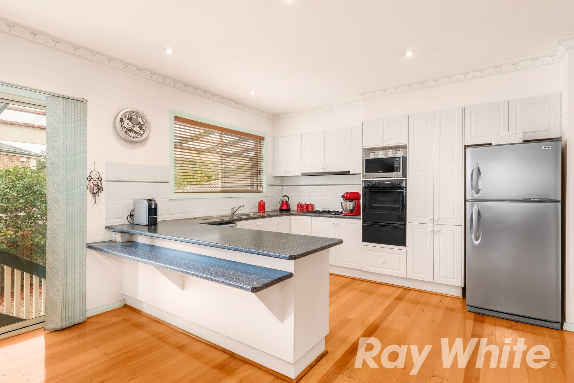 4 Stockdale Way, Mill Park VIC 3082, Mill Park - Thumbnail 2