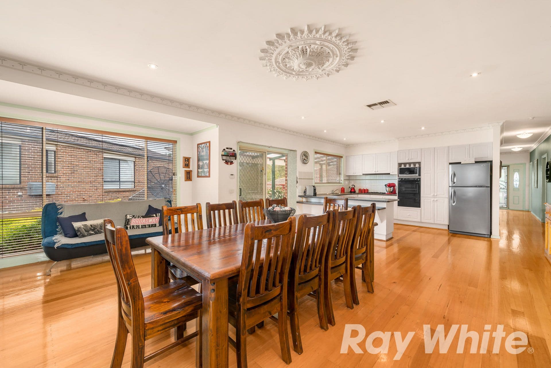 4 Stockdale Way, Mill Park VIC 3082, Mill Park - Thumbnail 3