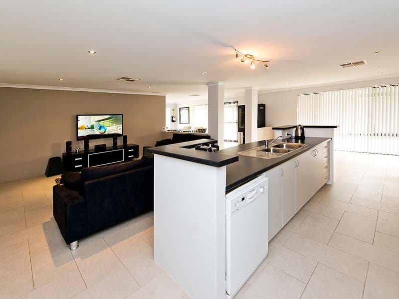 32 Limbee Glade, HUNTINGDALE WA 6110, Huntingdale - Thumbnail 6