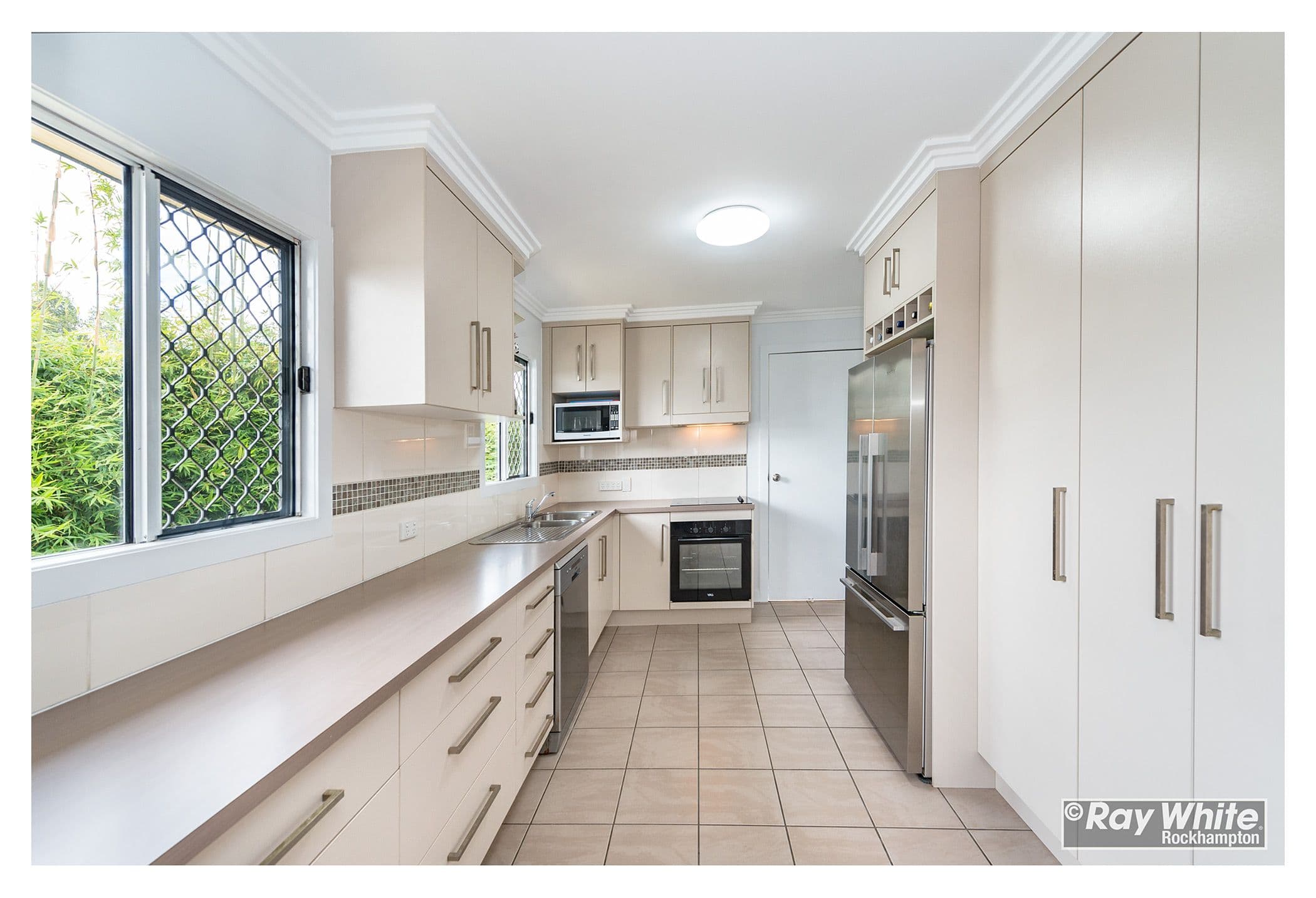 224 Richardson Road, Park Avenue QLD 4701, Park Avenue - Thumbnail 2