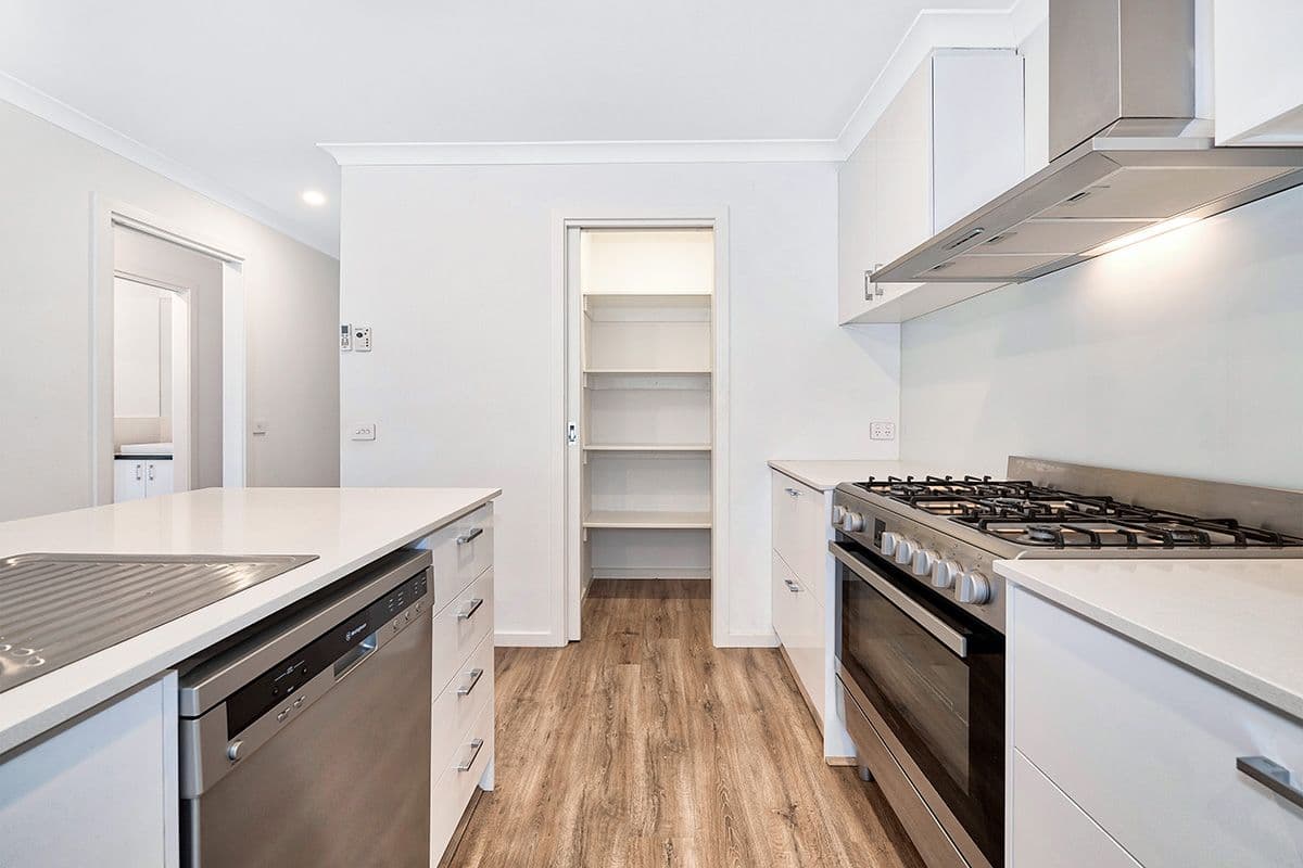 14 Strickland Street, Cranbourne West VIC 3977, Cranbourne West - Thumbnail 3