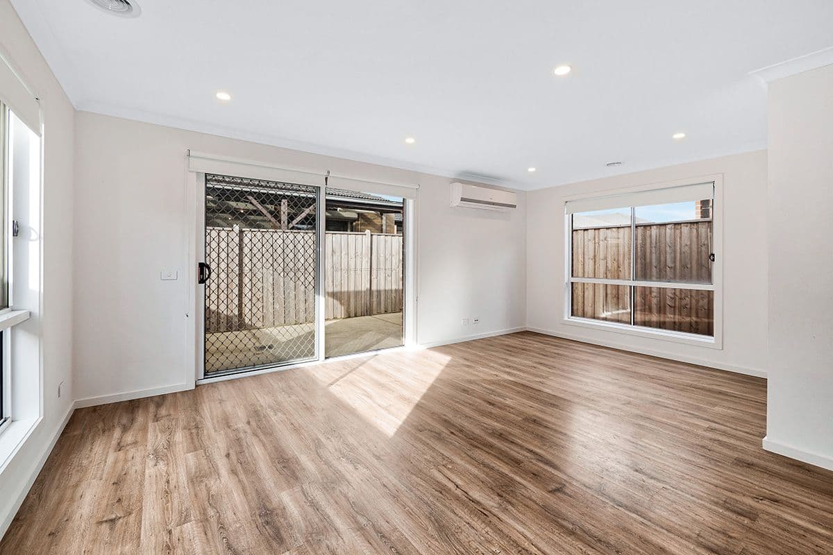 14 Strickland Street, Cranbourne West VIC 3977, Cranbourne West - Thumbnail 6