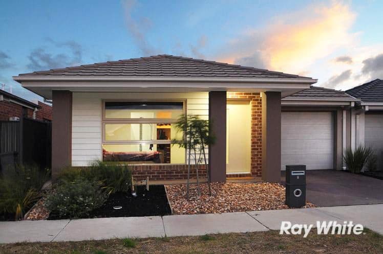 8 Hestia Avenue, Cranbourne West VIC 3977, Cranbourne West - Image 1