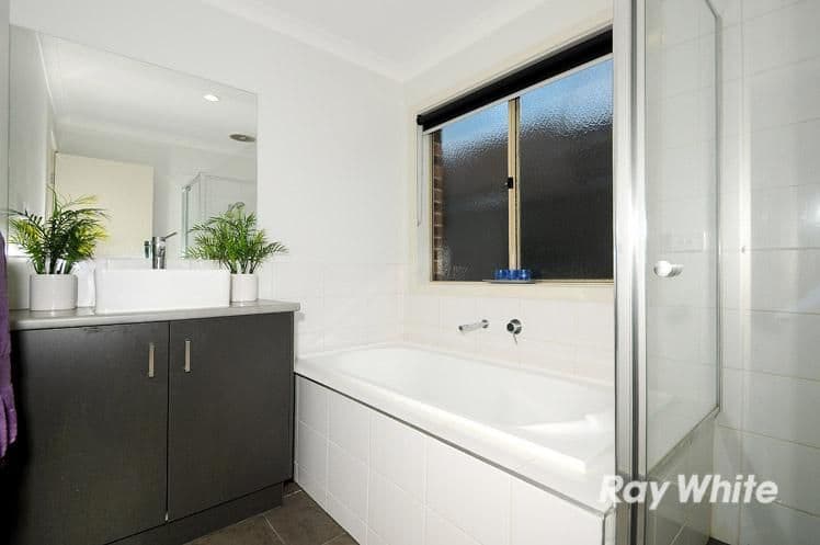 8 Hestia Avenue, Cranbourne West VIC 3977, Cranbourne West - Thumbnail 6