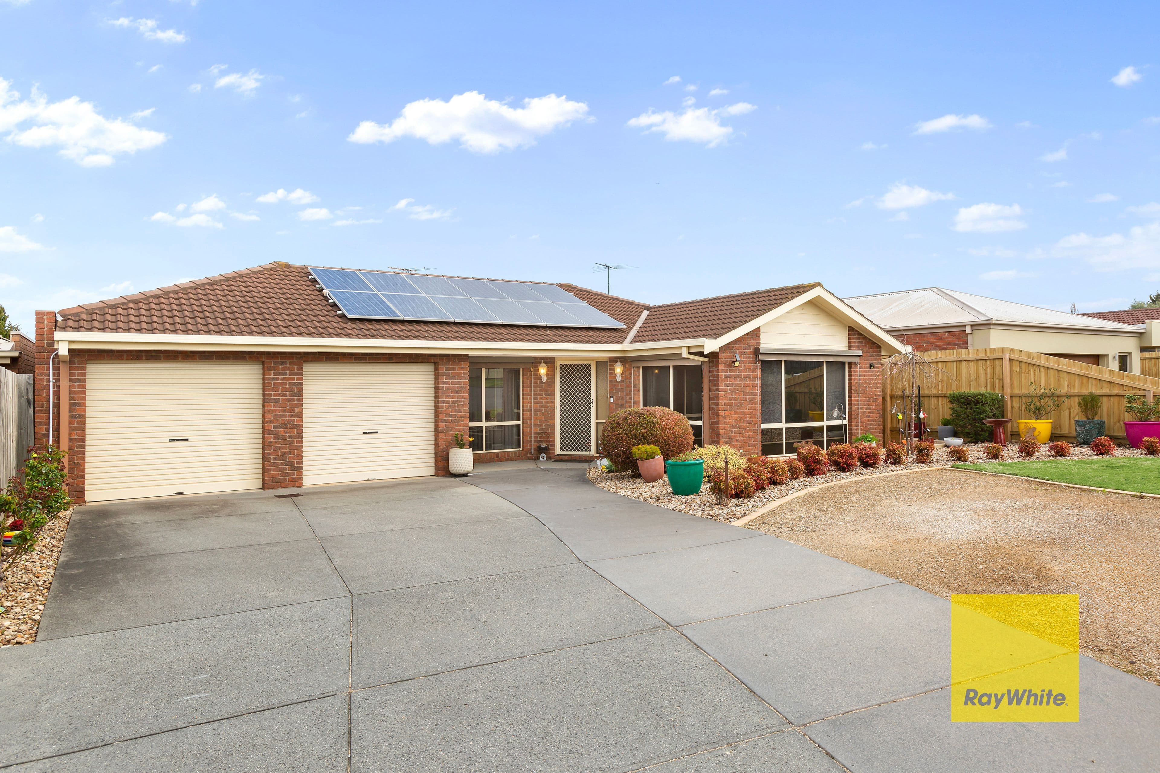 2 Kindale Court, Highton VIC 3216, Highton - Thumbnail 2