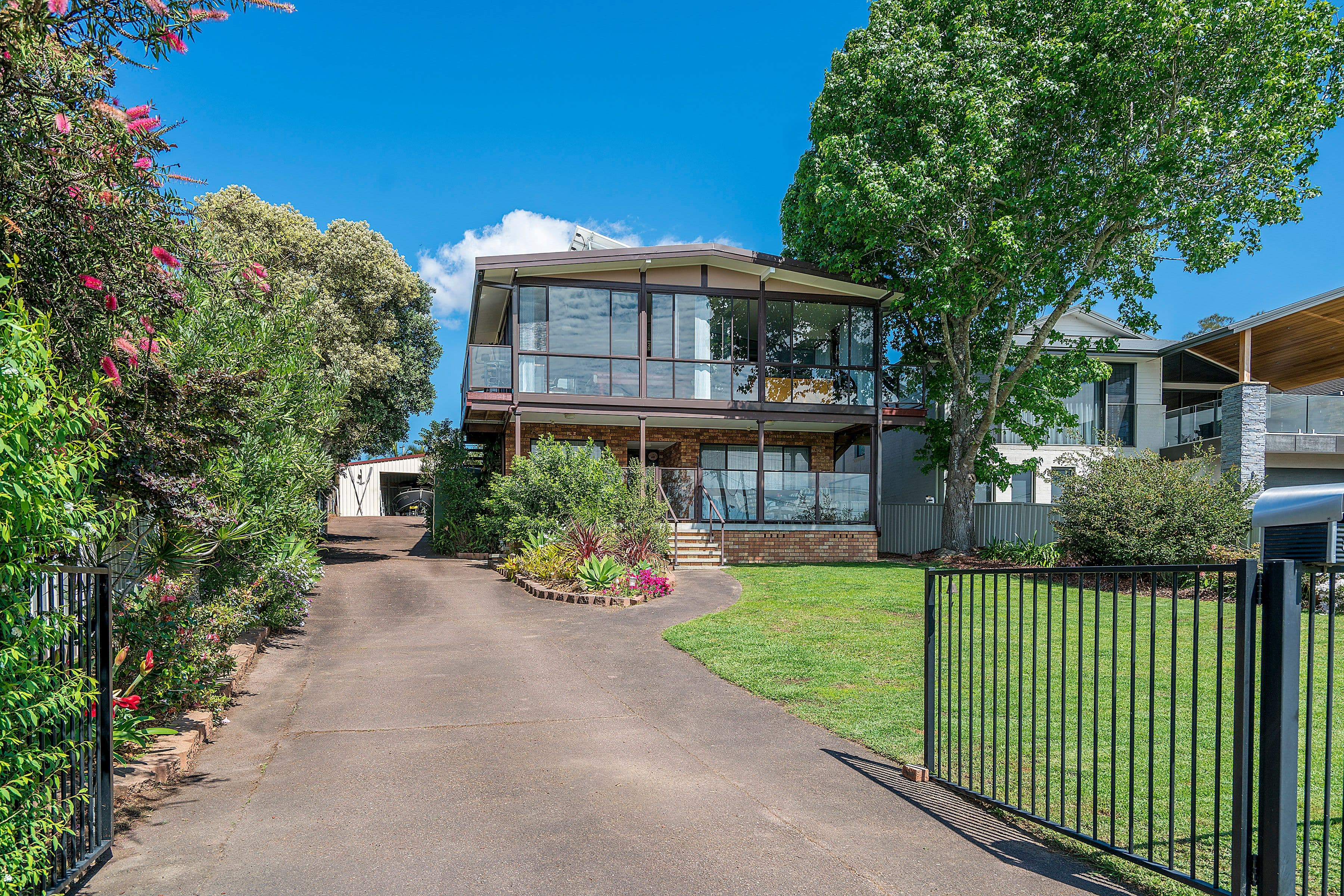 56 Dandaraga Road, Brightwaters - Thumbnail 3