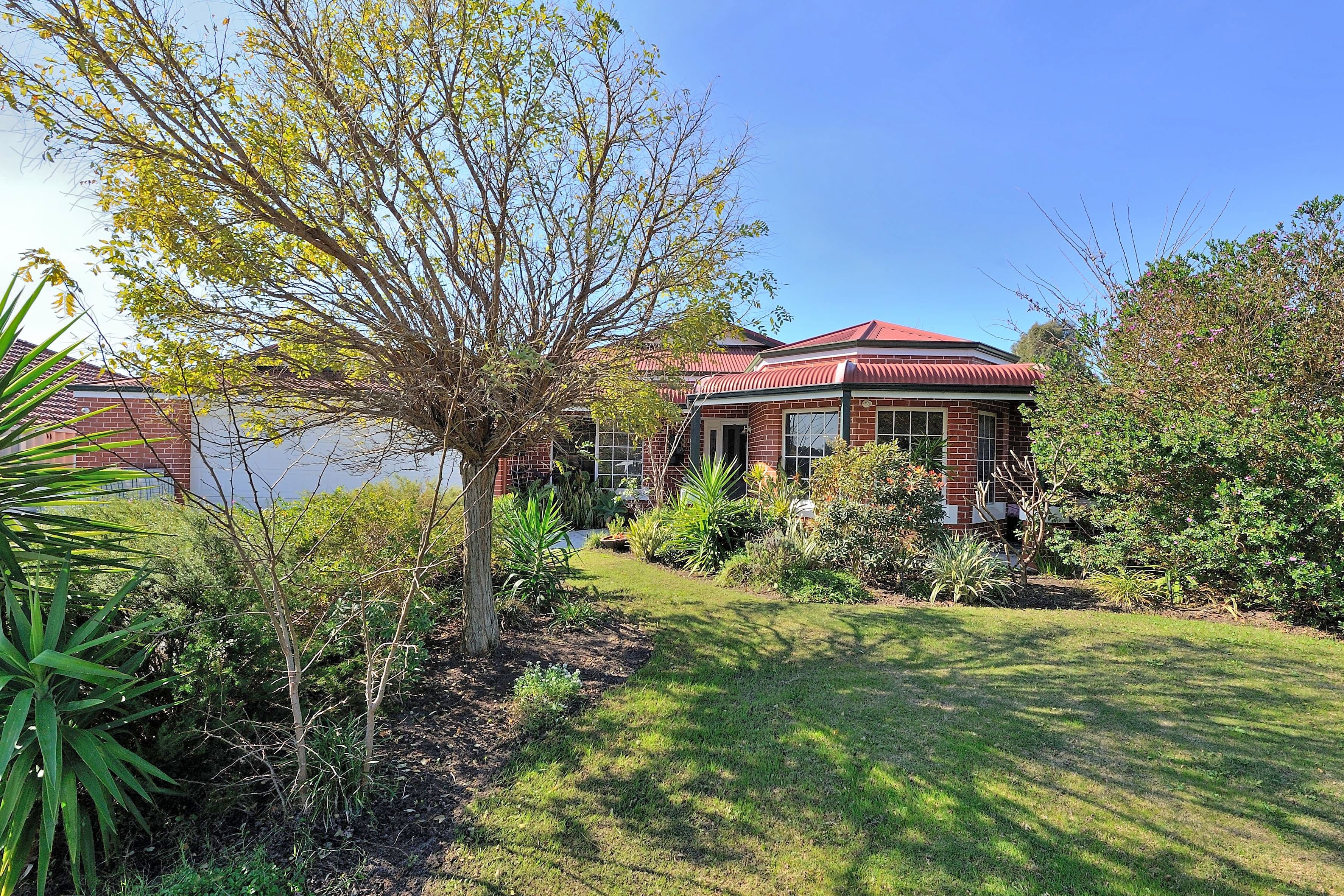 19 Abbotswood Drive, Landsdale WA 6065, Landsdale - Thumbnail 2
