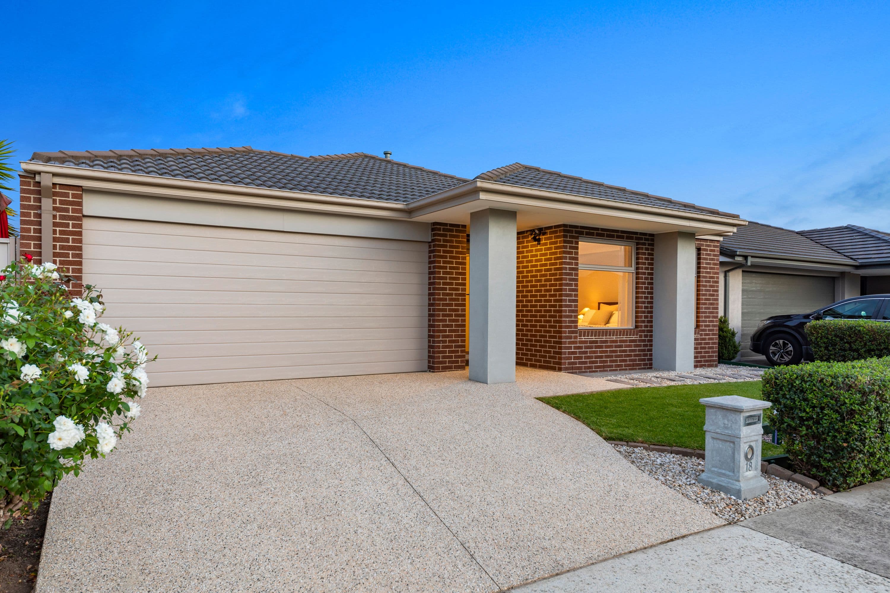 18 Farmdale Road, Pakenham VIC 3810, Pakenham - Thumbnail 2