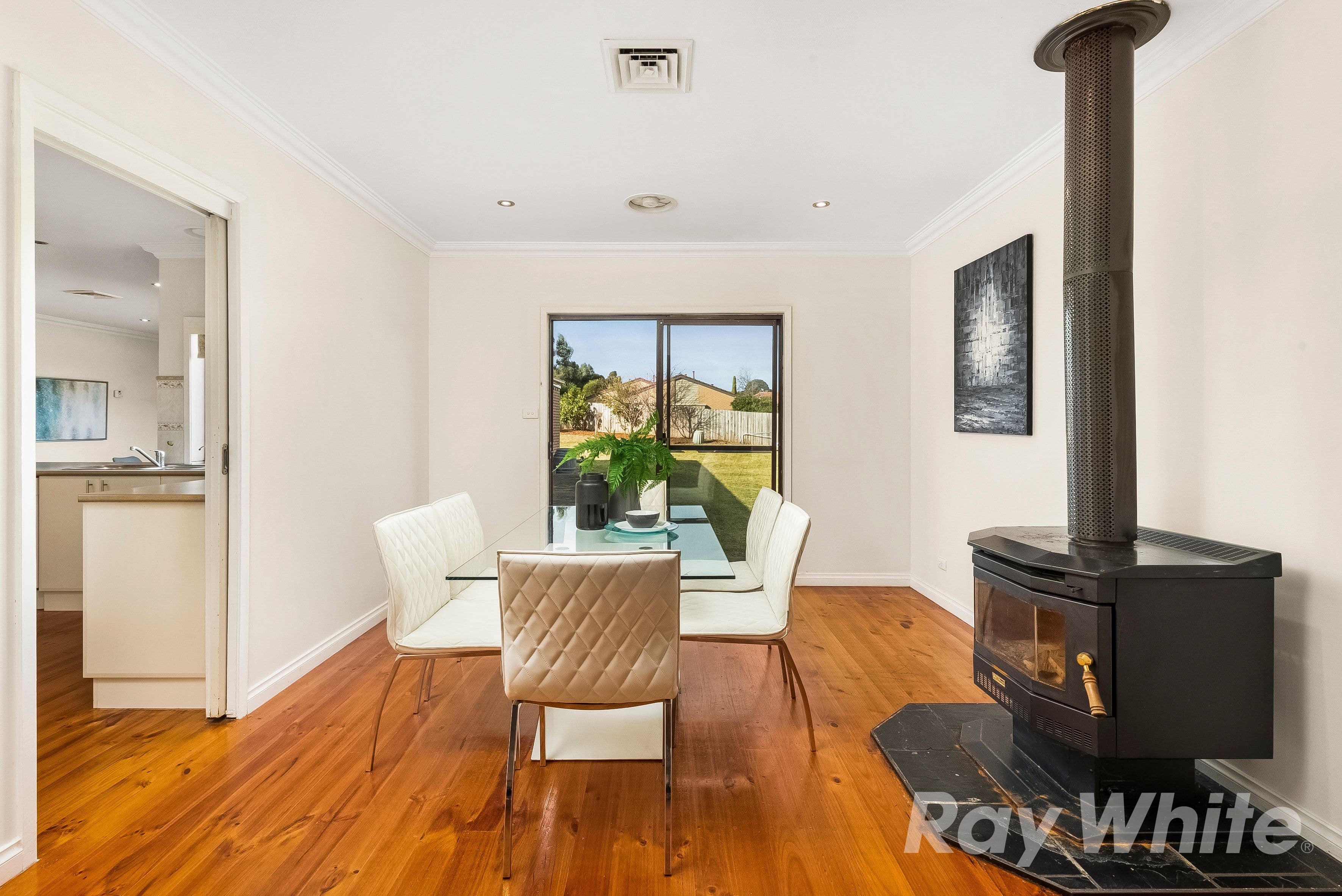 52 Mannering Drive, Glen Waverley VIC 3150, Glen Waverley - Thumbnail 3