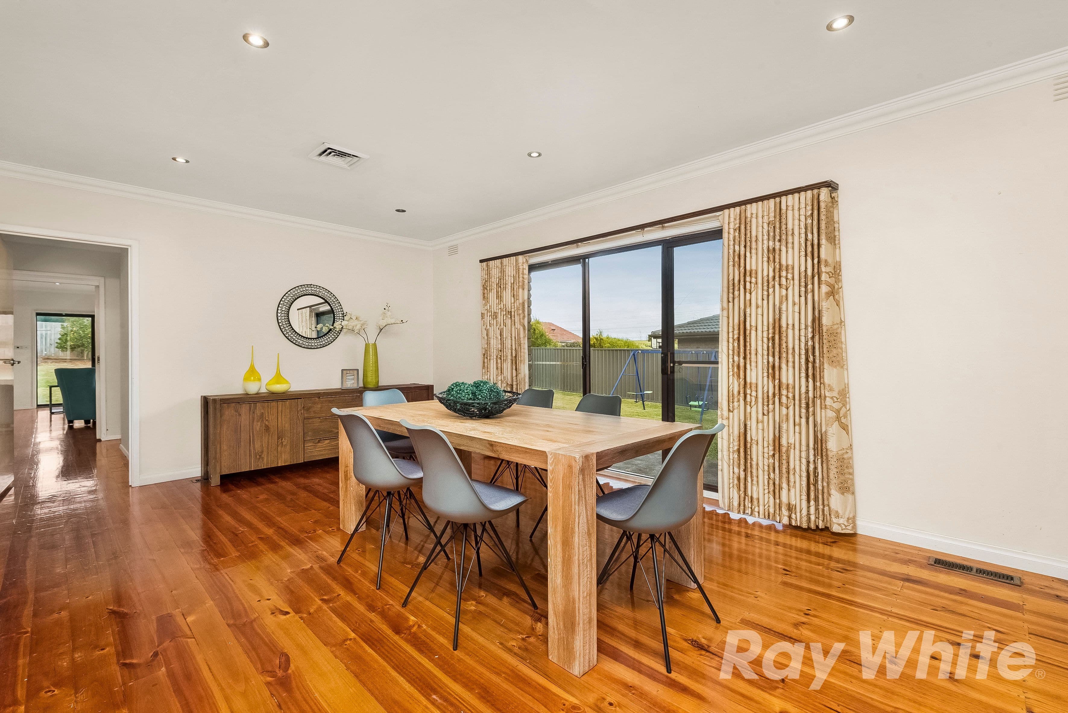 52 Mannering Drive, Glen Waverley VIC 3150, Glen Waverley - Thumbnail 4