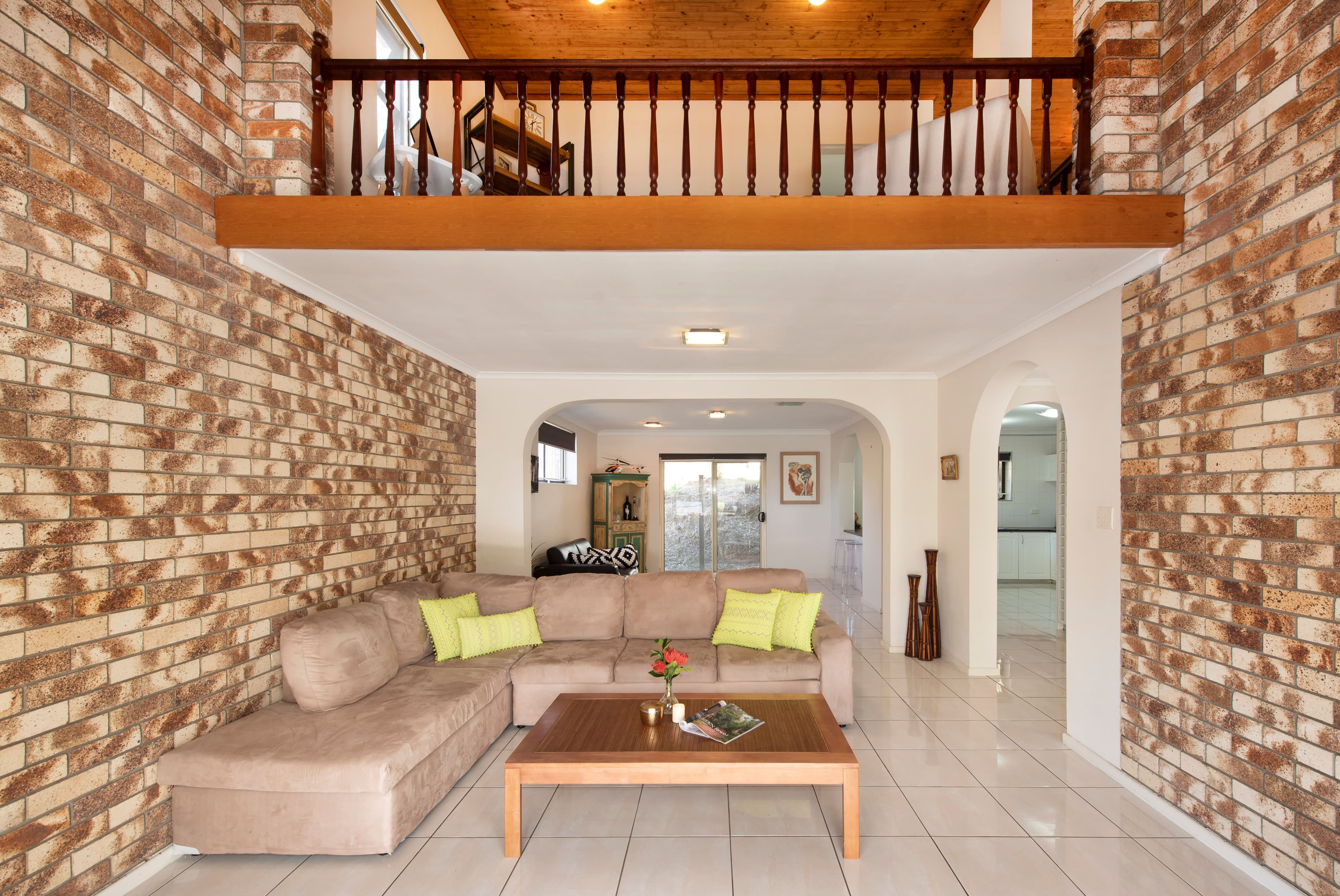 21 Hillock Street, Coorparoo QLD 4151, Coorparoo - Thumbnail 2