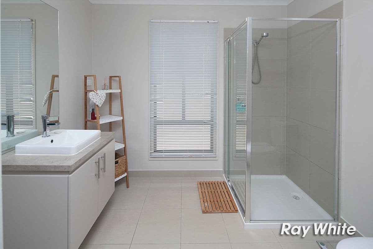 15 Statham View, Cranbourne West VIC 3977, Cranbourne West - Thumbnail 4