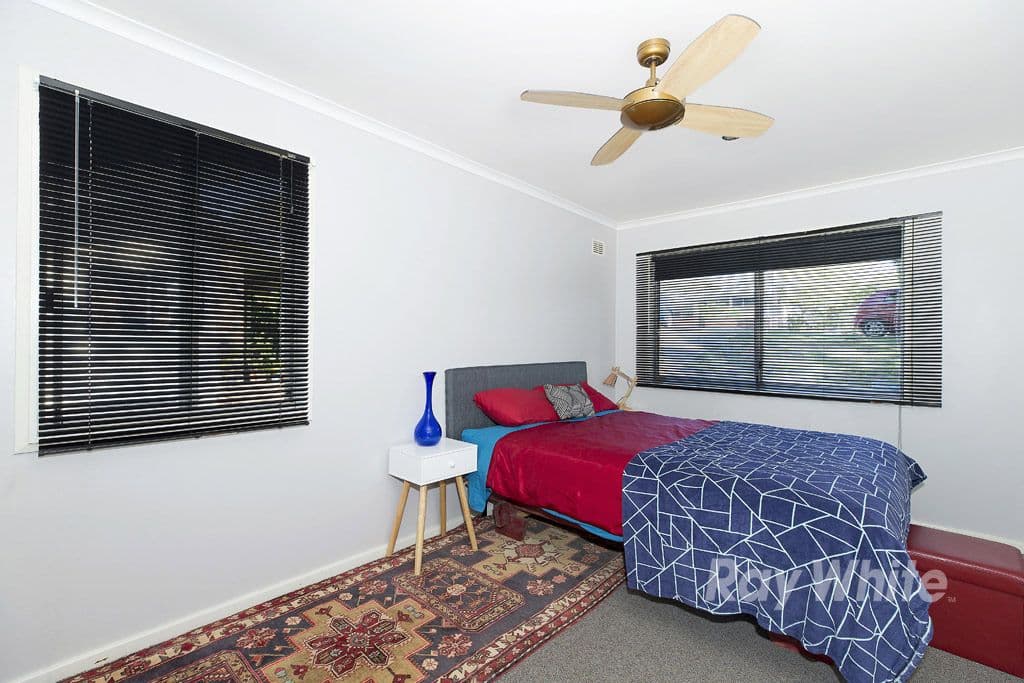 13 Middle Point Road, Bolton Point - Thumbnail 7