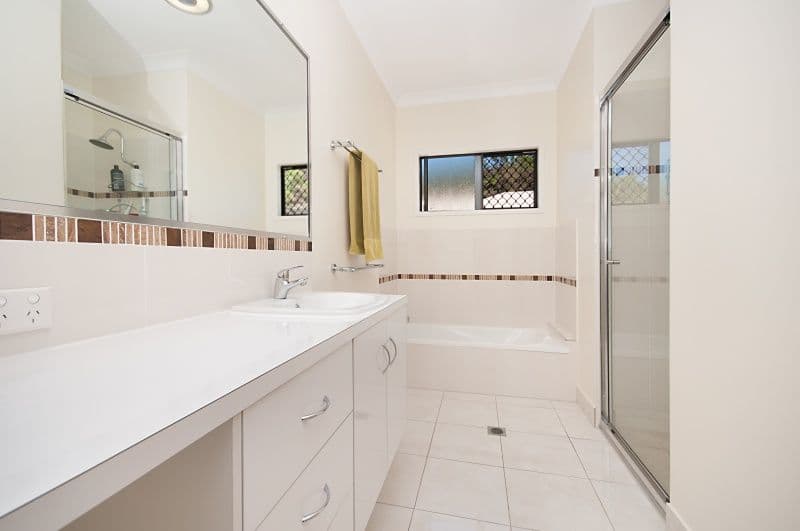 11 Knox Court, MOUNT LOUISA QLD 4814, Mount Louisa - Thumbnail 4