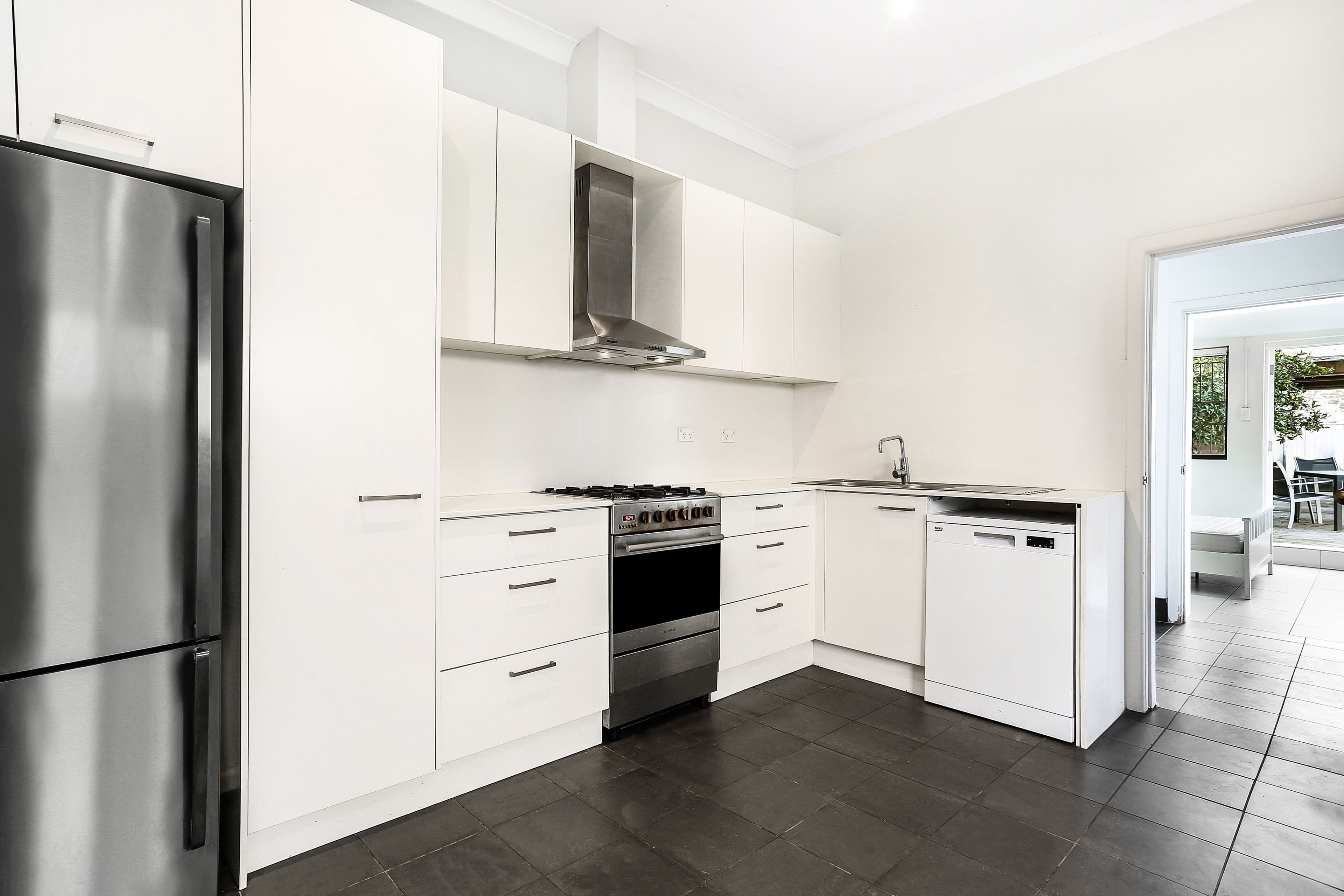 32 Anzac Parade, Kensington NSW 2033, Kensington - Thumbnail 4