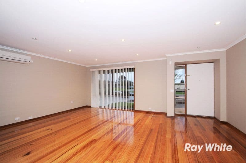 92 Monahans Road, CRANBOURNE VIC 3977, Cranbourne - Thumbnail 7