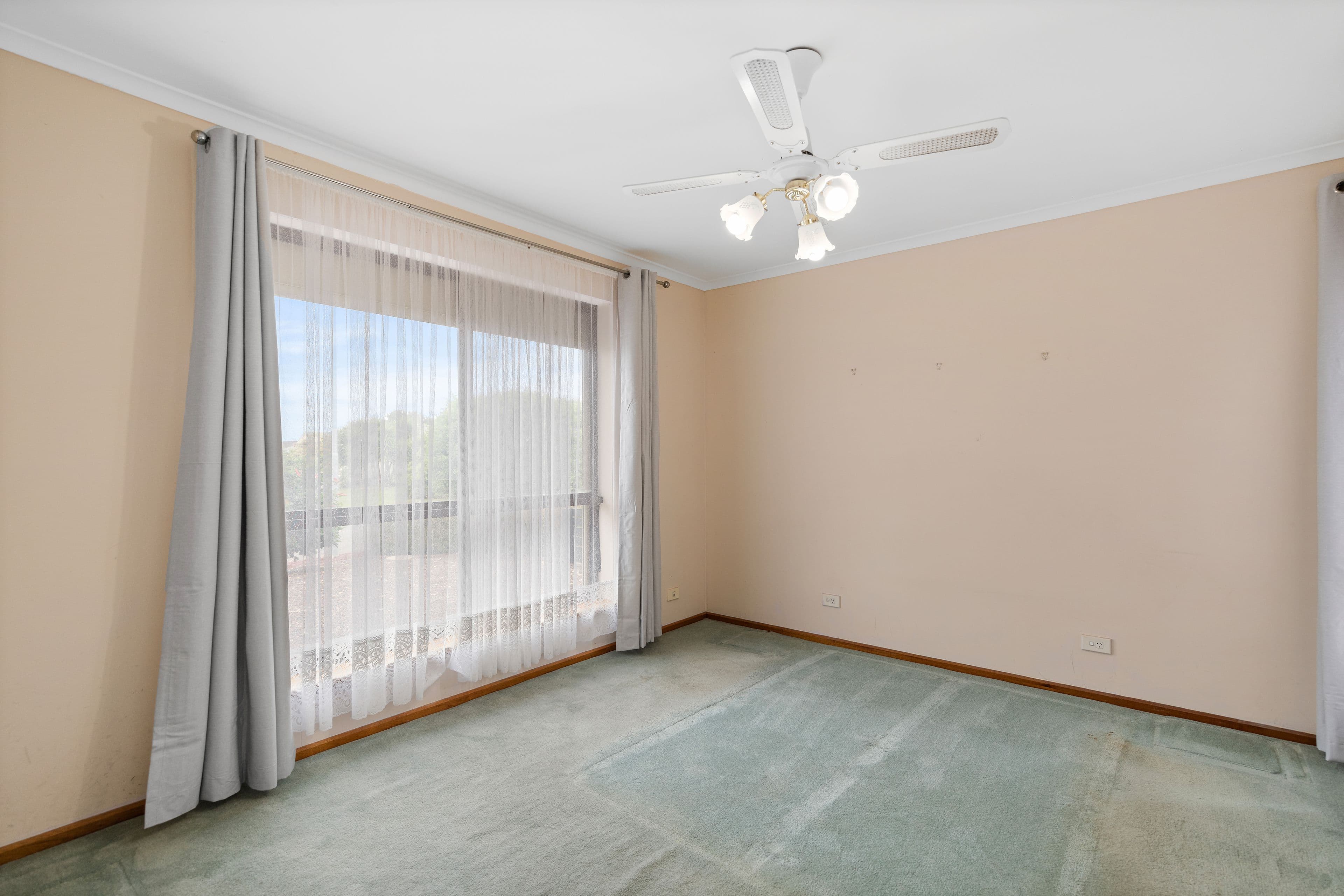 8 Cassinia Street, Craigmore SA 5114, Craigmore - Thumbnail 4