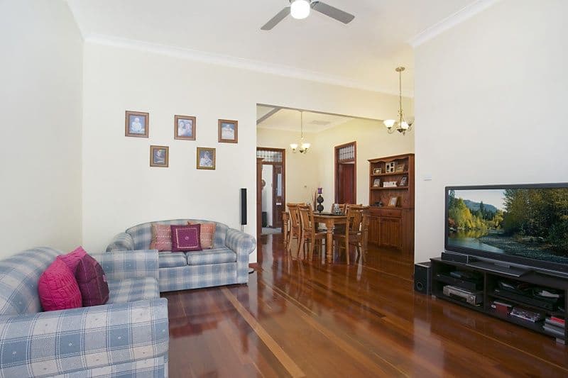 6 First Avenue, RUTHERFORD NSW 2320, Rutherford - Thumbnail 2
