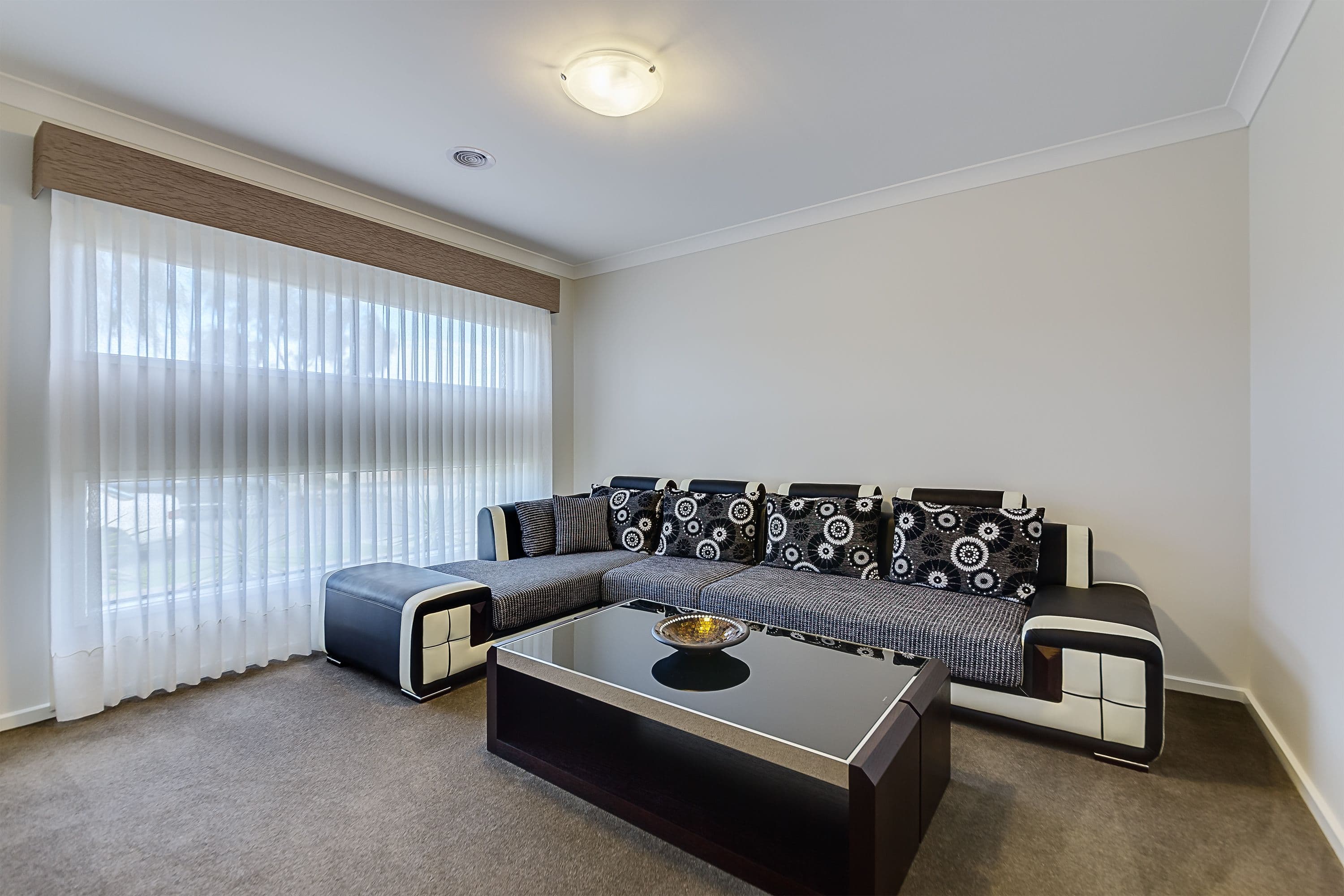 13 Eveline Street, Craigieburn VIC 3064, Craigieburn - Thumbnail 2