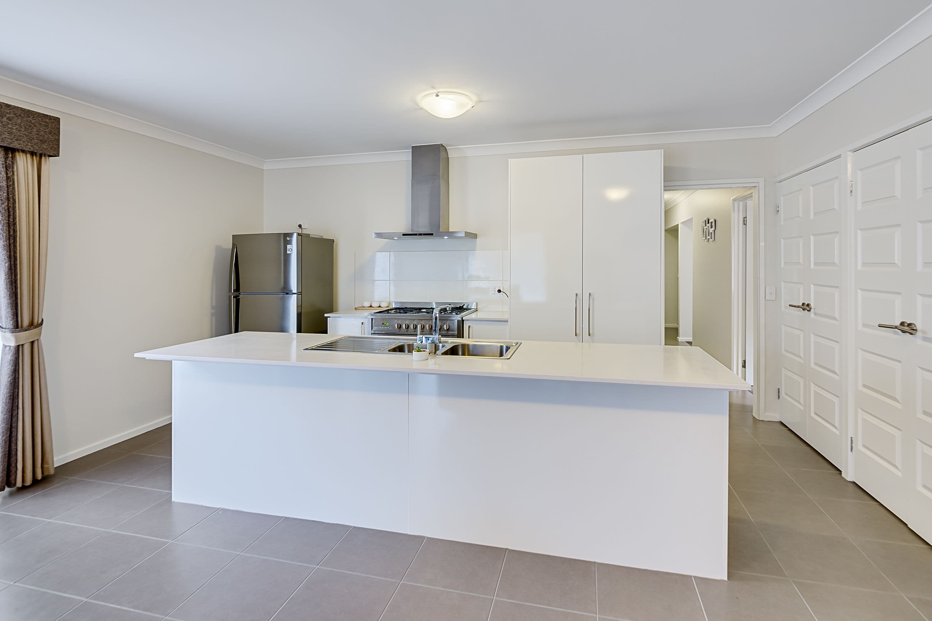 13 Eveline Street, Craigieburn VIC 3064, Craigieburn - Thumbnail 3