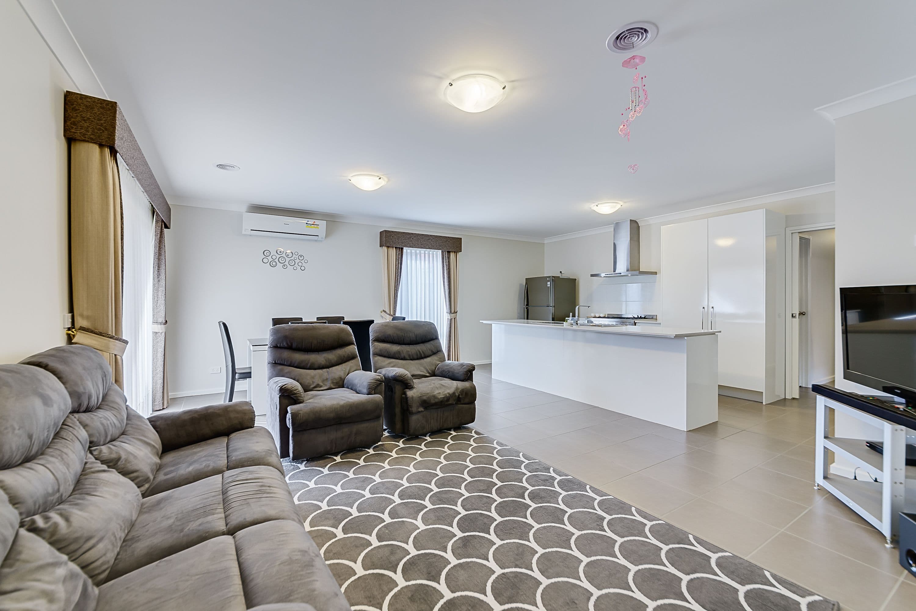 13 Eveline Street, Craigieburn VIC 3064, Craigieburn - Thumbnail 4