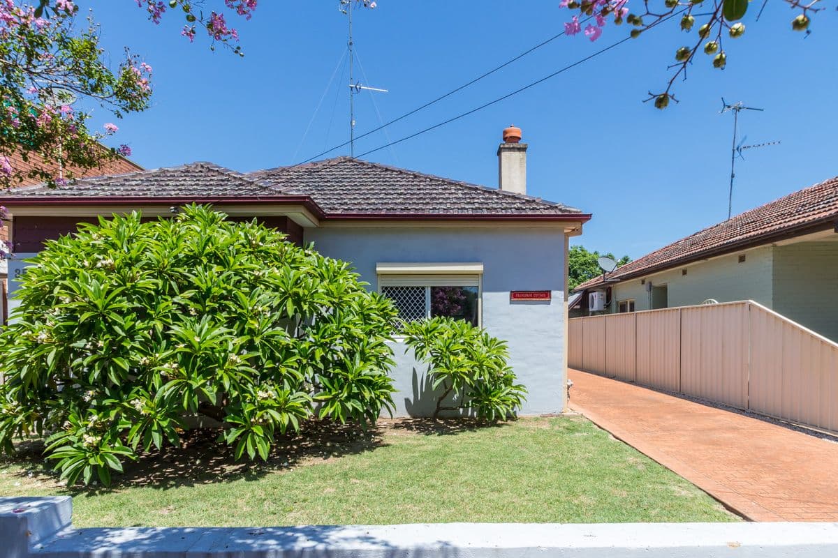 350 Windsor Street, Richmond - Image 1