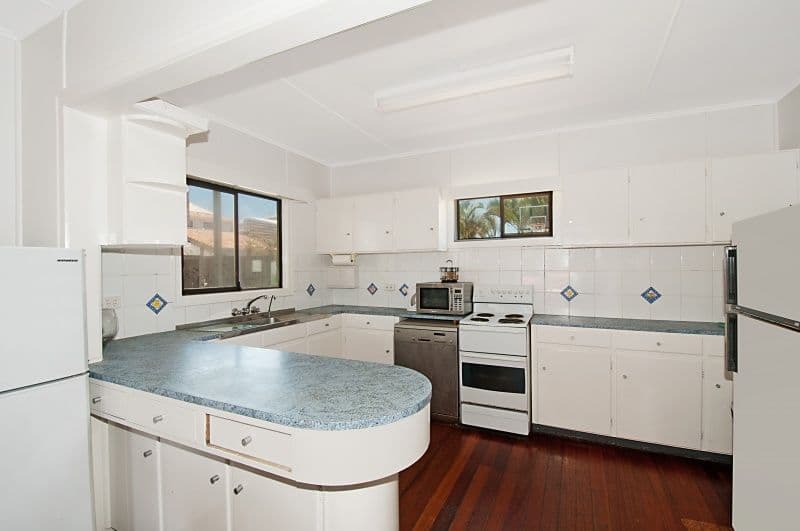 74 Hedges Avenue, MERMAID BEACH QLD 4218, Mermaid Beach - Thumbnail 3
