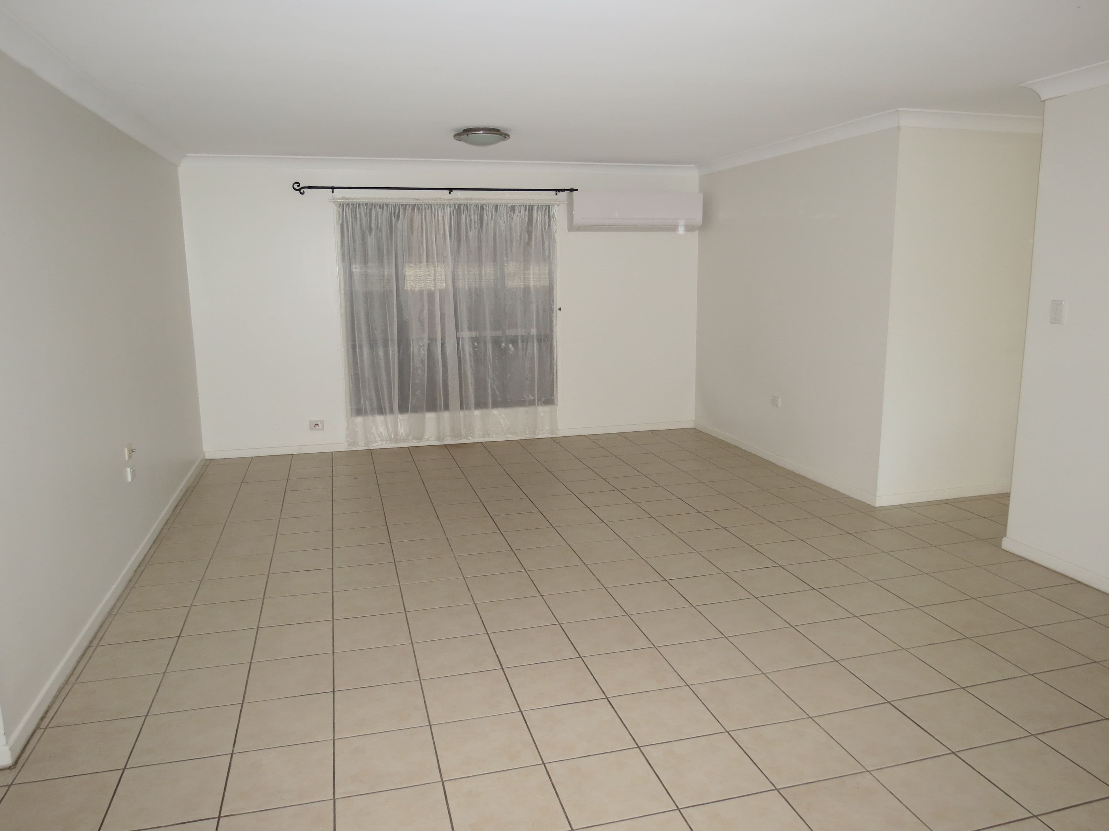 21 Crinum Crescent, Emerald QLD 4720, Emerald - Thumbnail 5