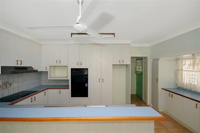 3 Whitefriars Street, ROCKVILLE QLD 4350, Rockville - Thumbnail 2