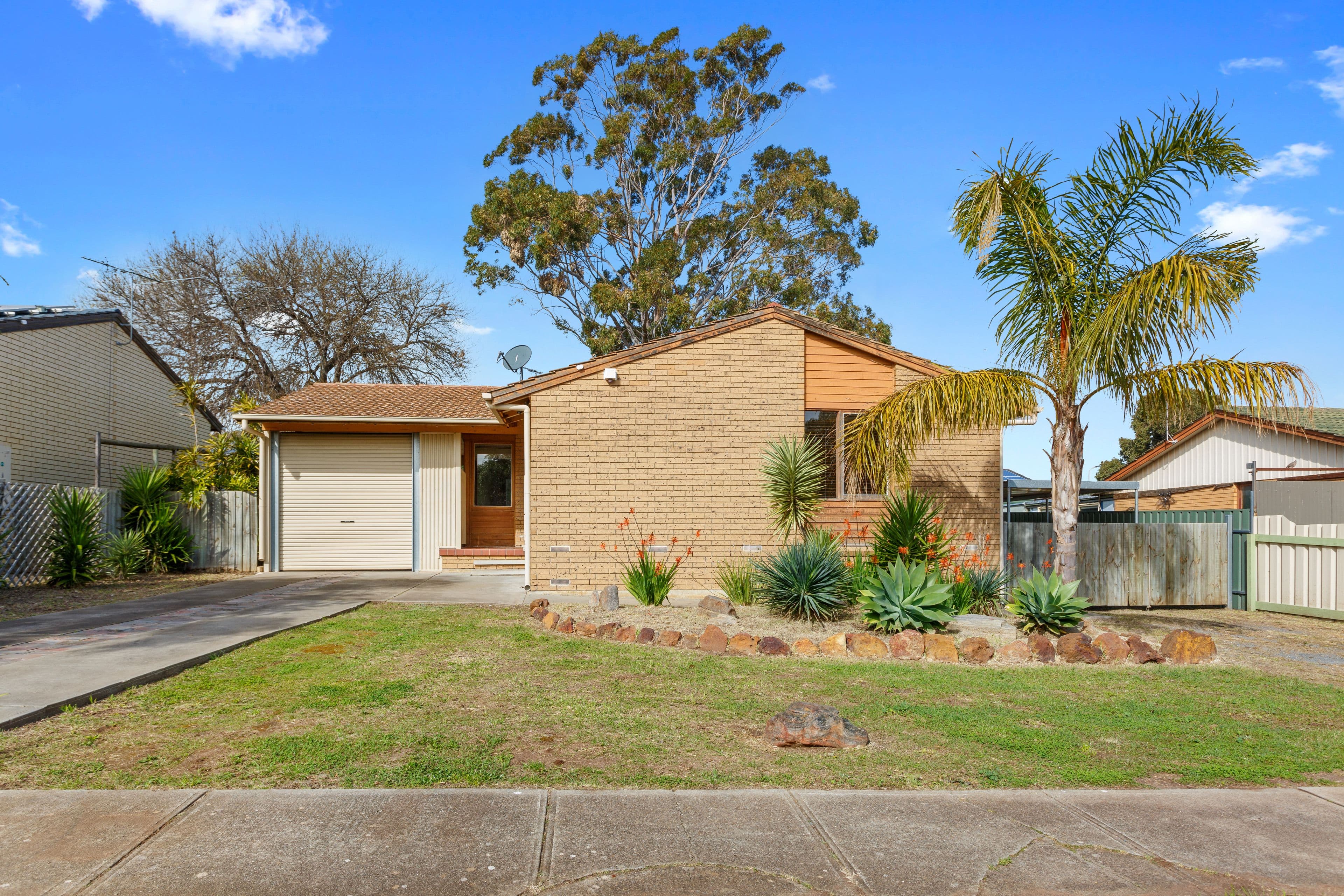 27 Minorca Crescent, Hackham West SA 5163, Hackham West - Image 1