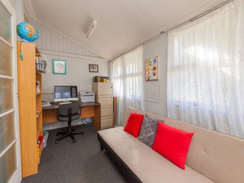 2 Lamont Road, Wilston - Thumbnail 5