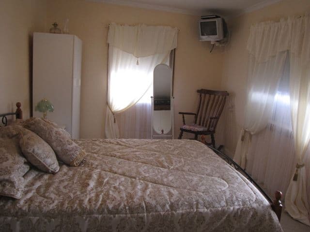 11 Hamilton Street, Moura, QLD, 4718, Moura - Thumbnail 5