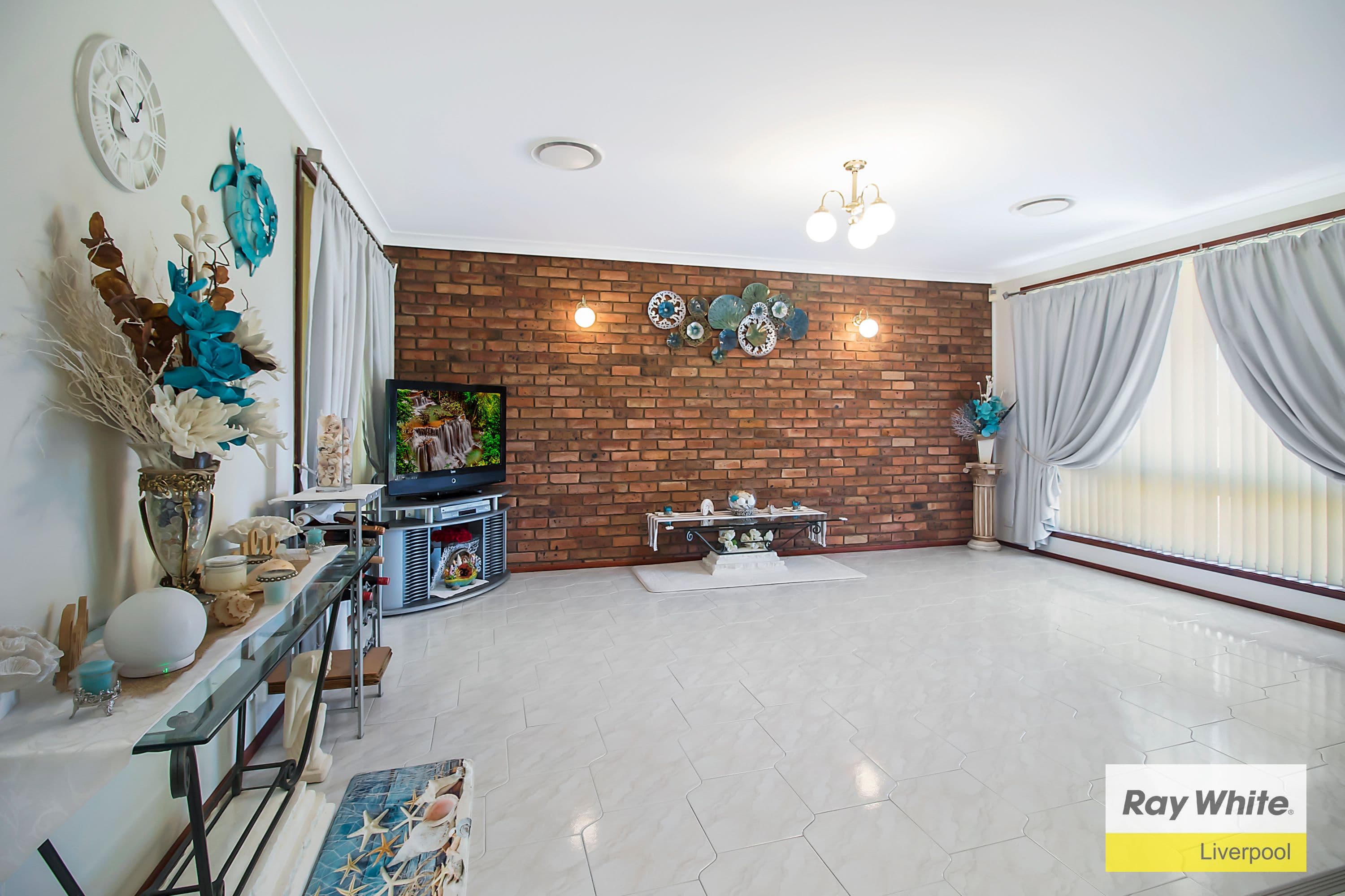 9 Heron Place, Hinchinbrook - Thumbnail 3