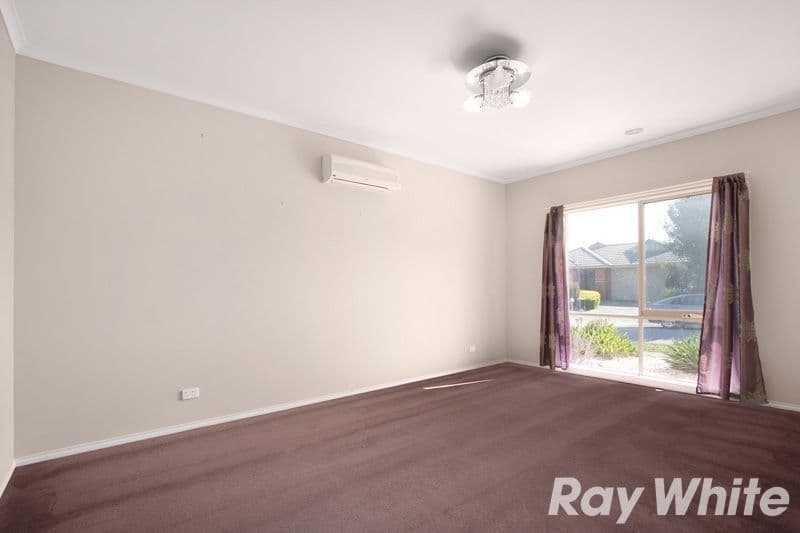 7 Joseph Banks Drive, Pakenham VIC 3810, Pakenham - Thumbnail 4