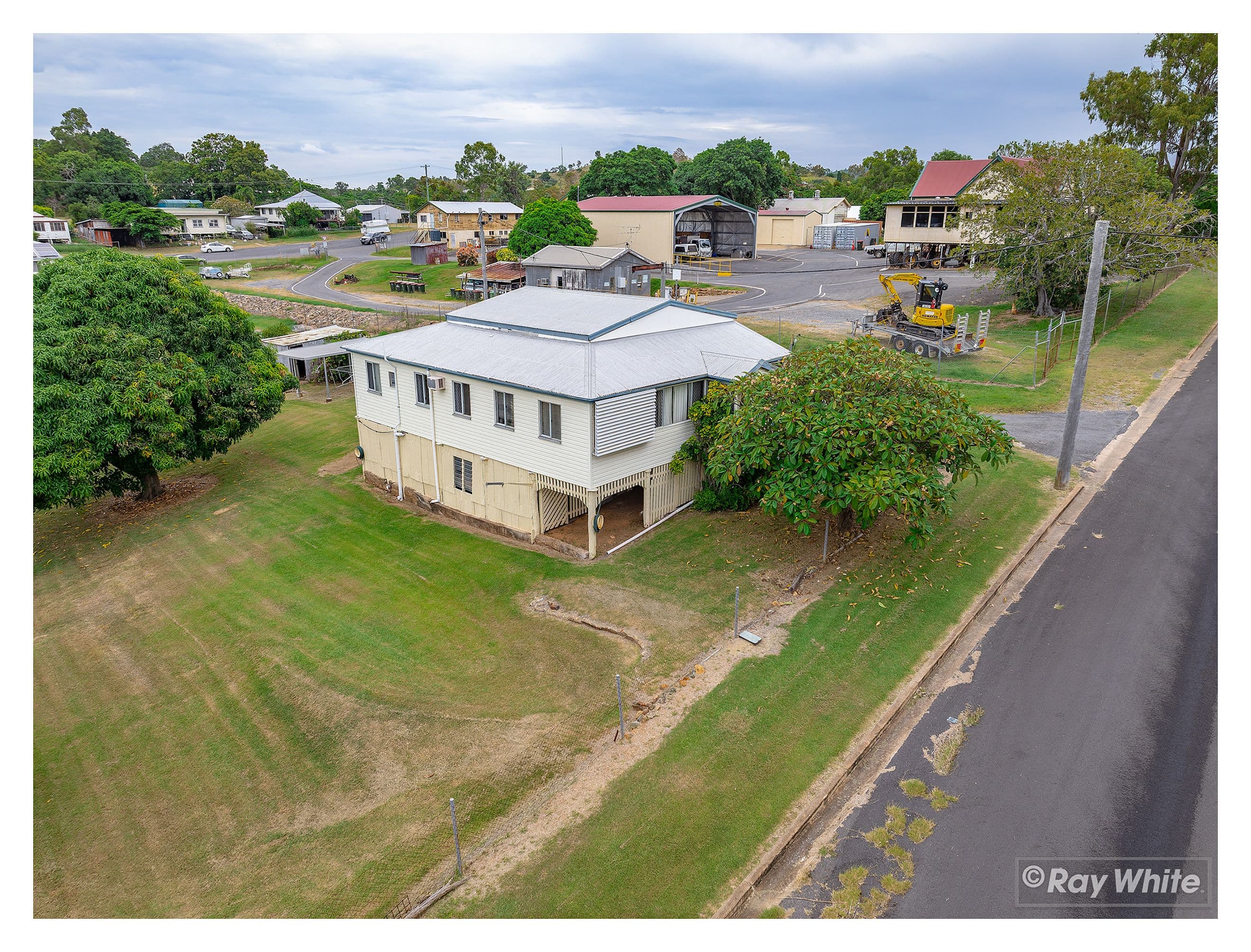 36 Hall Street, Mount Morgan QLD 4714, Mount Morgan - Thumbnail 2