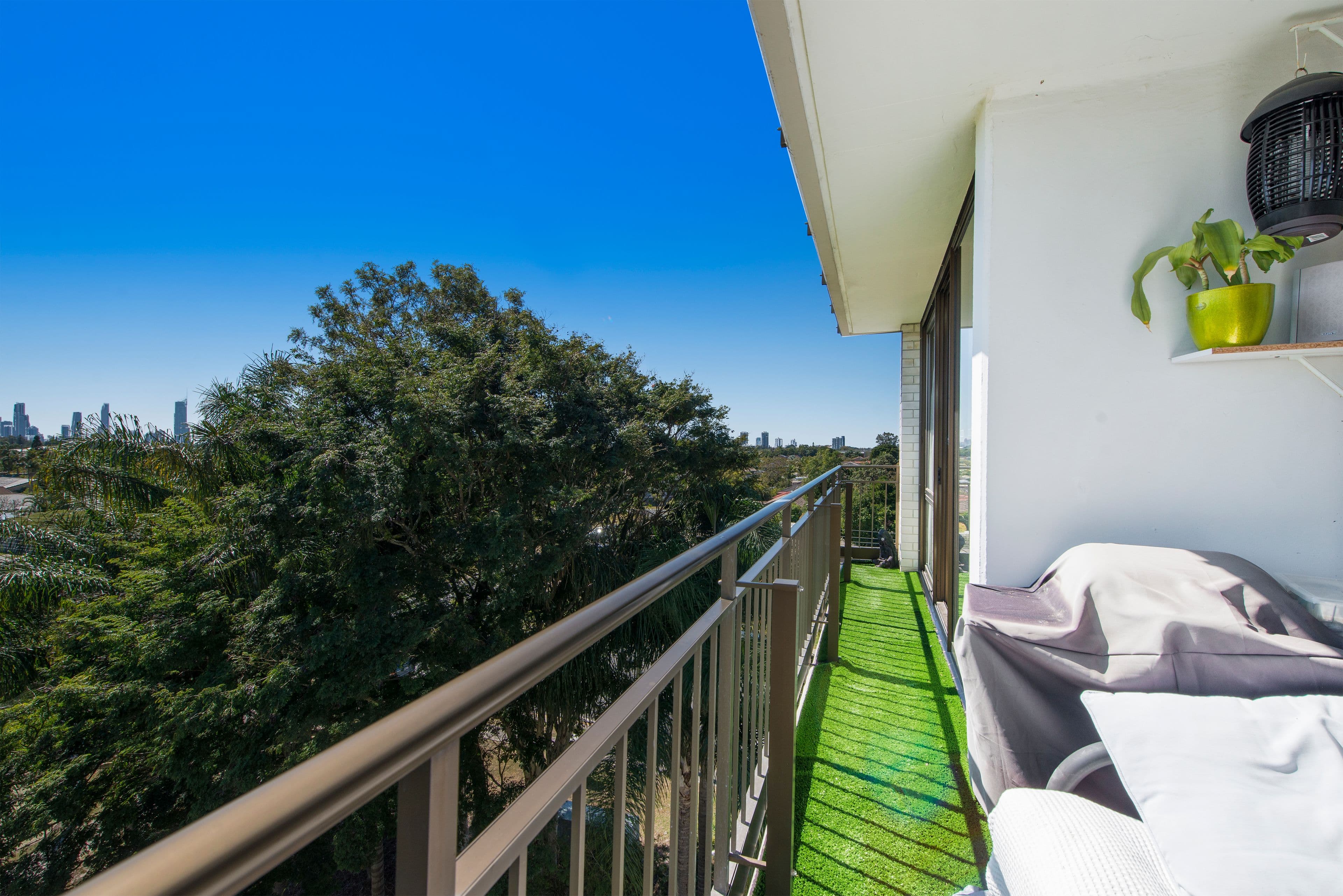 13 Fairway Drive, Clear Island Waters QLD 4226, Clear Island Waters - Thumbnail 6