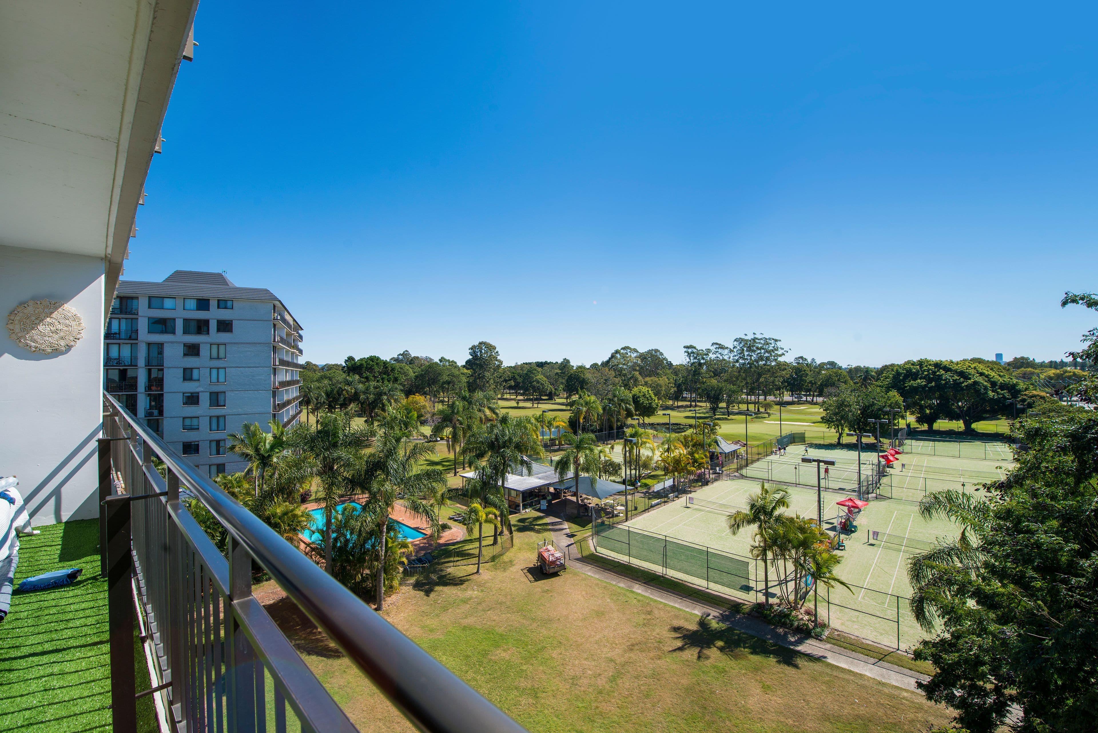 13 Fairway Drive, Clear Island Waters QLD 4226, Clear Island Waters - Thumbnail 7