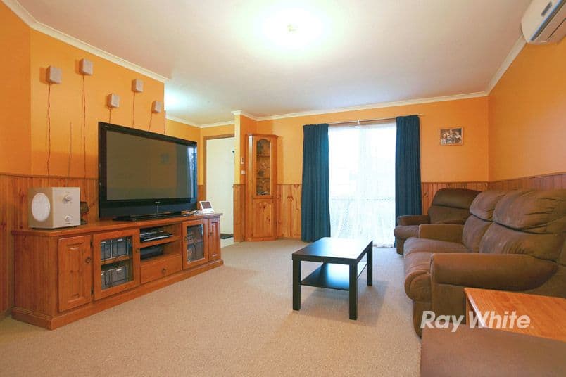 21 Greenmantle Close, CRANBOURNE VIC 3977, Cranbourne West - Thumbnail 2