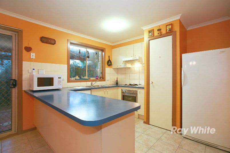 21 Greenmantle Close, CRANBOURNE VIC 3977, Cranbourne West - Thumbnail 3