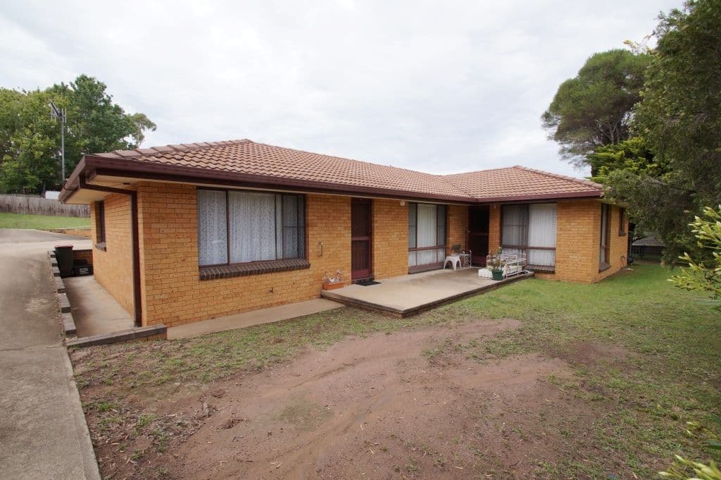 32 Uralla Road, Armidale - Image 1