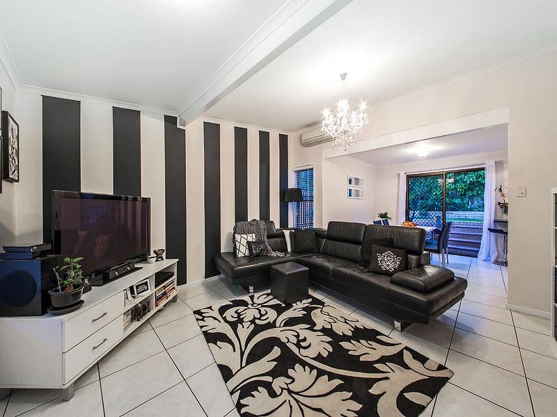 52 Bunya Street, GREENSLOPES QLD 4120, Greenslopes - Thumbnail 2