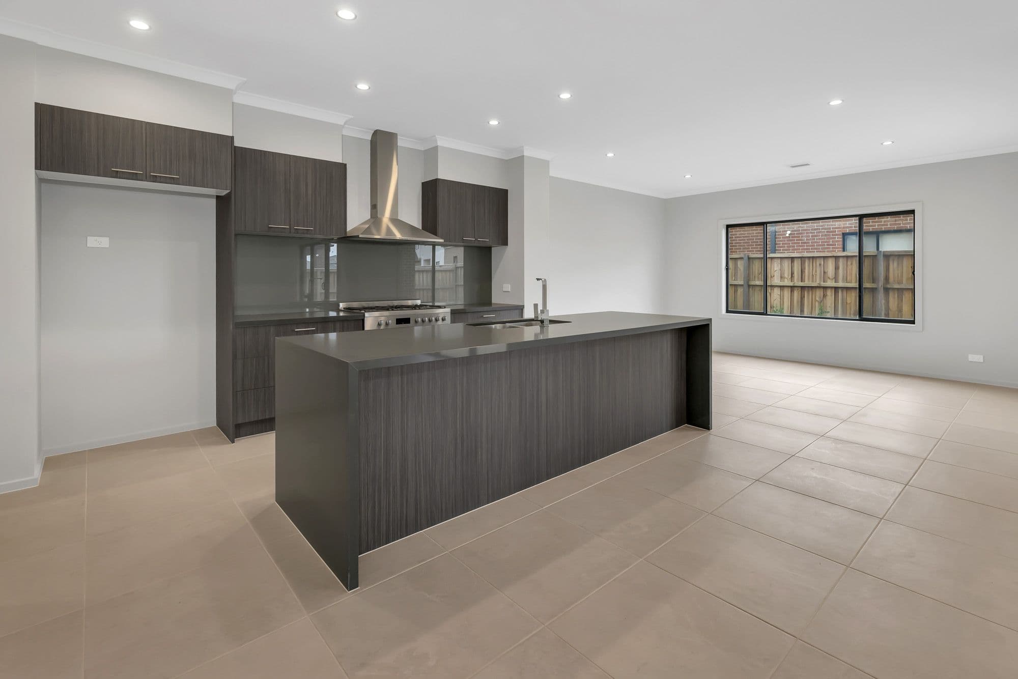 14 Shaw Street, AINTREE VIC 3336, Aintree - Thumbnail 2