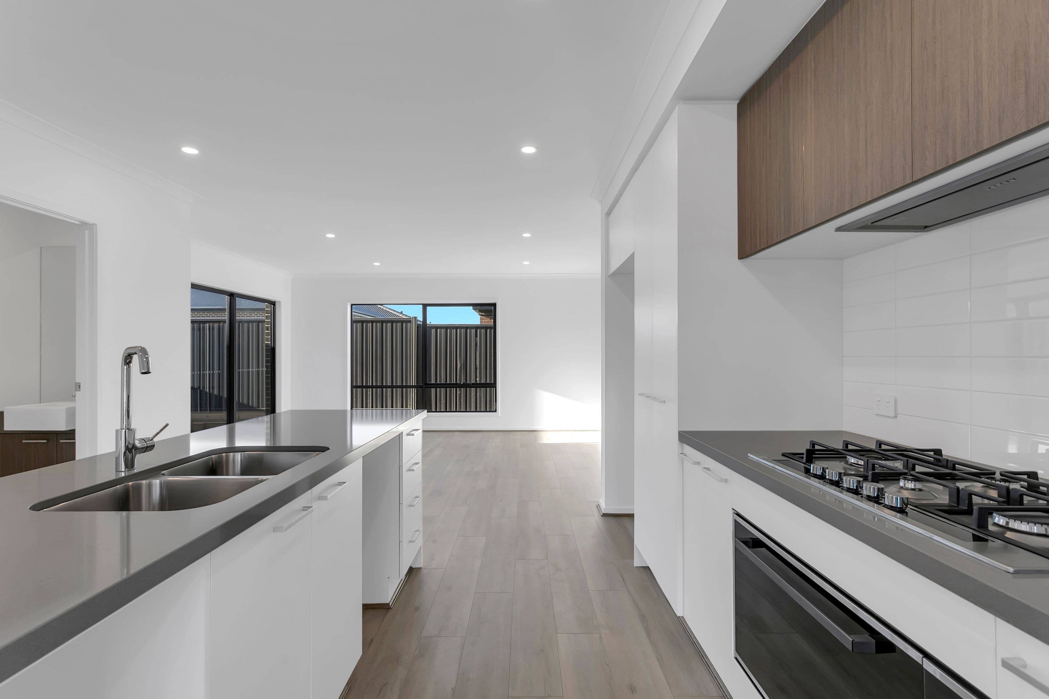 6 Glory Street, Clyde North VIC 3978, Clyde North - Thumbnail 2