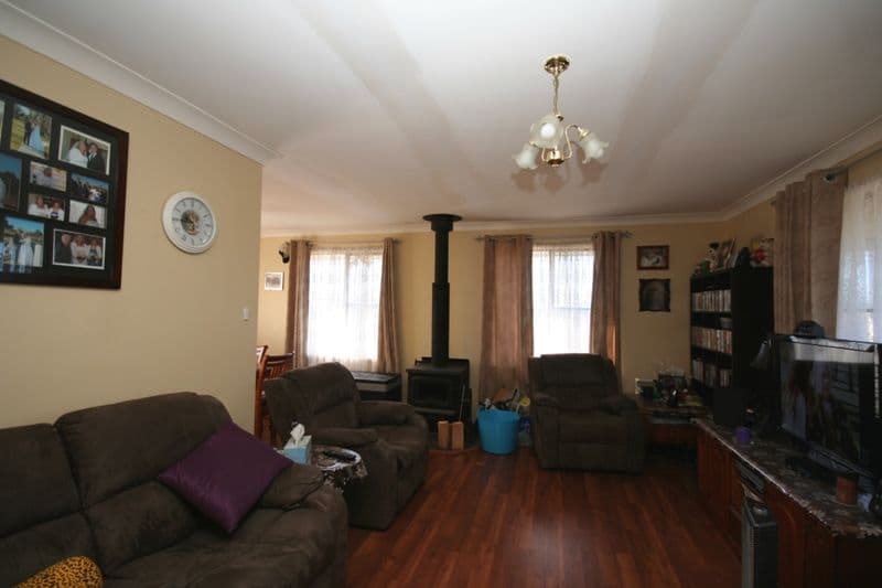 57 Queen Street, OBERON NSW 2787, Oberon - Thumbnail 3