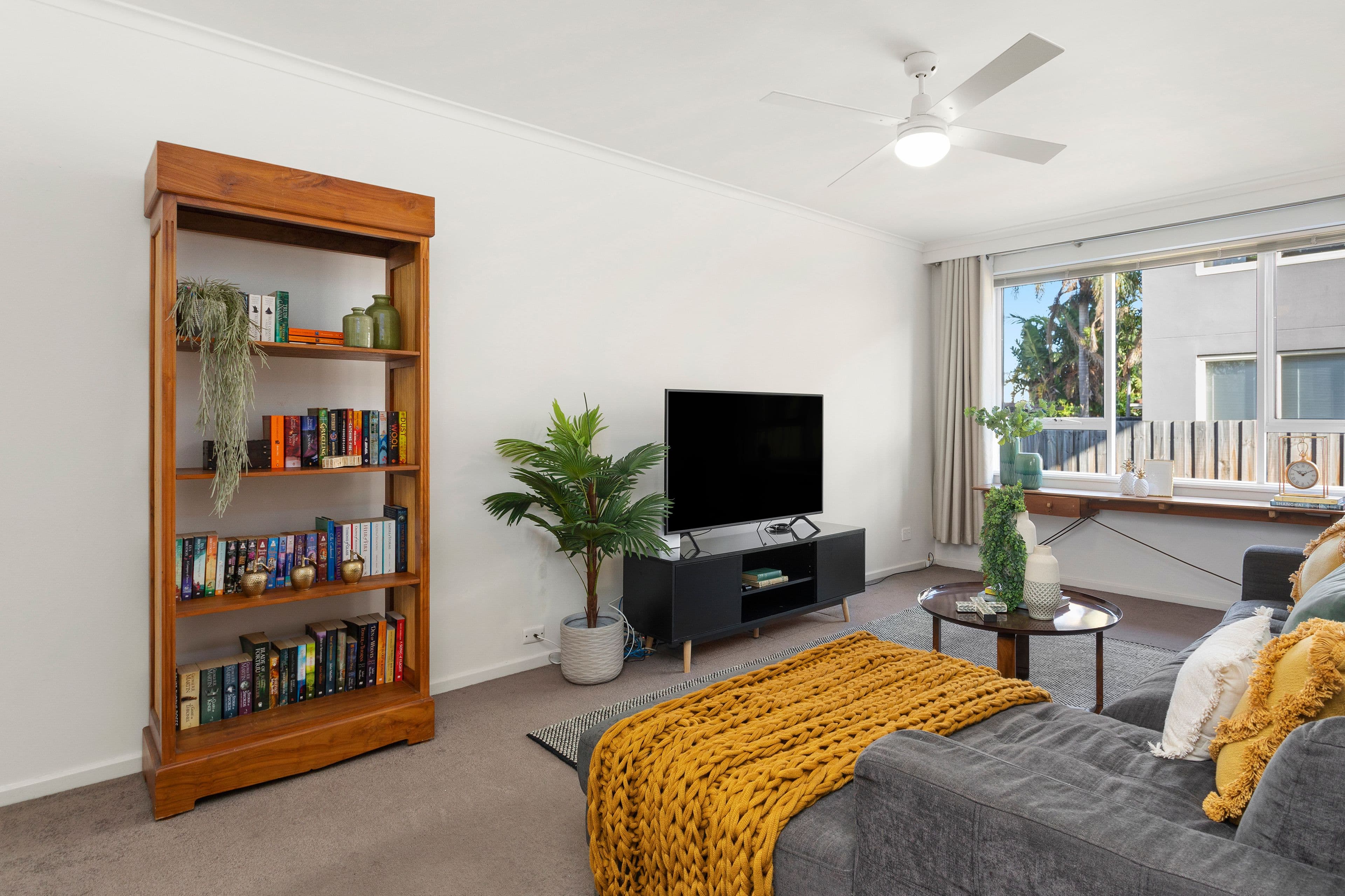 10 Commercial Road, Mentone VIC 3194, Mentone - Thumbnail 2