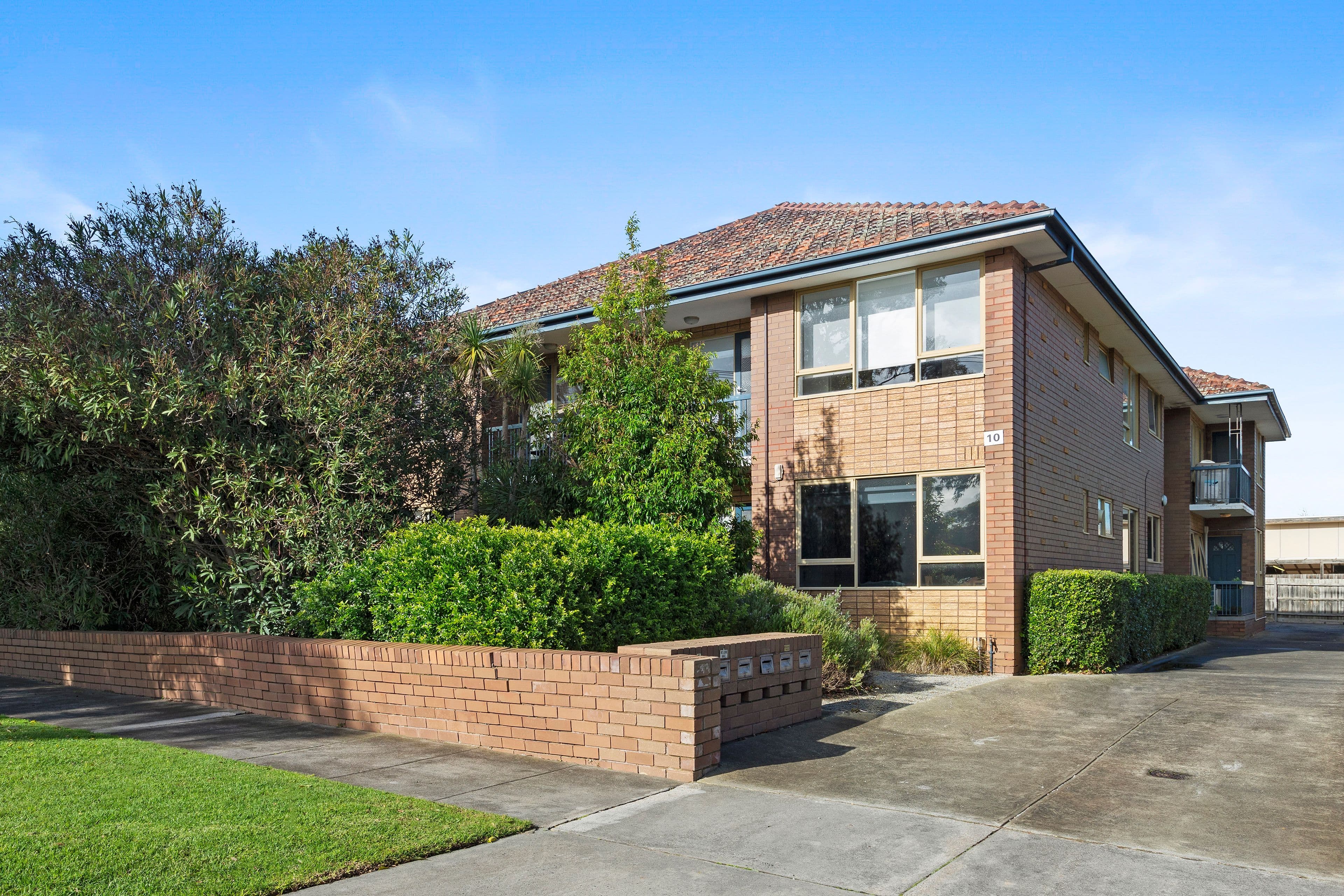 10 Commercial Road, Mentone VIC 3194, Mentone - Thumbnail 3