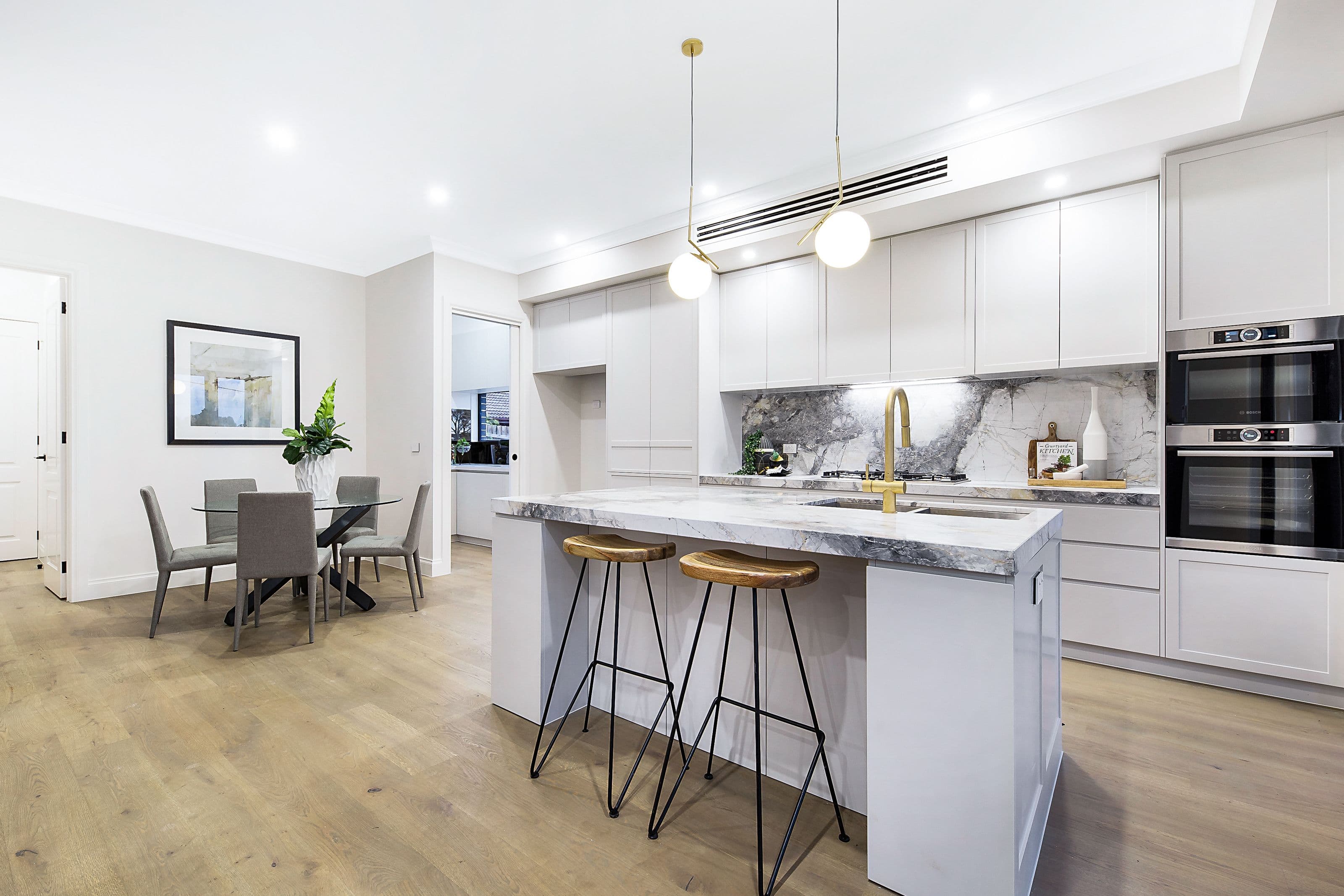 23 Russell Crescent, Mount Waverley VIC 3149, Mount Waverley - Thumbnail 2