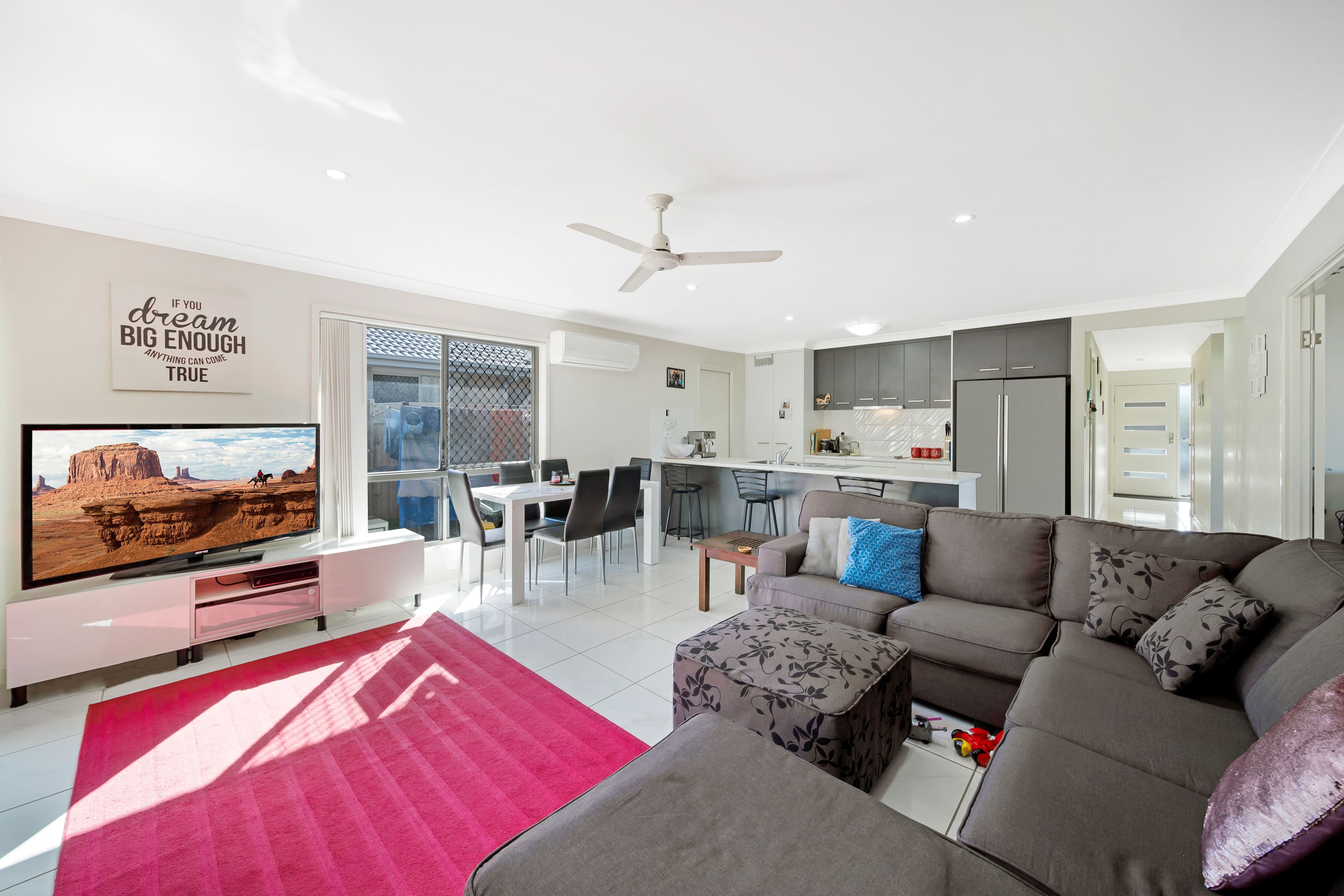 4 Deschamps Close, Loganlea QLD 4131, Loganlea - Thumbnail 4