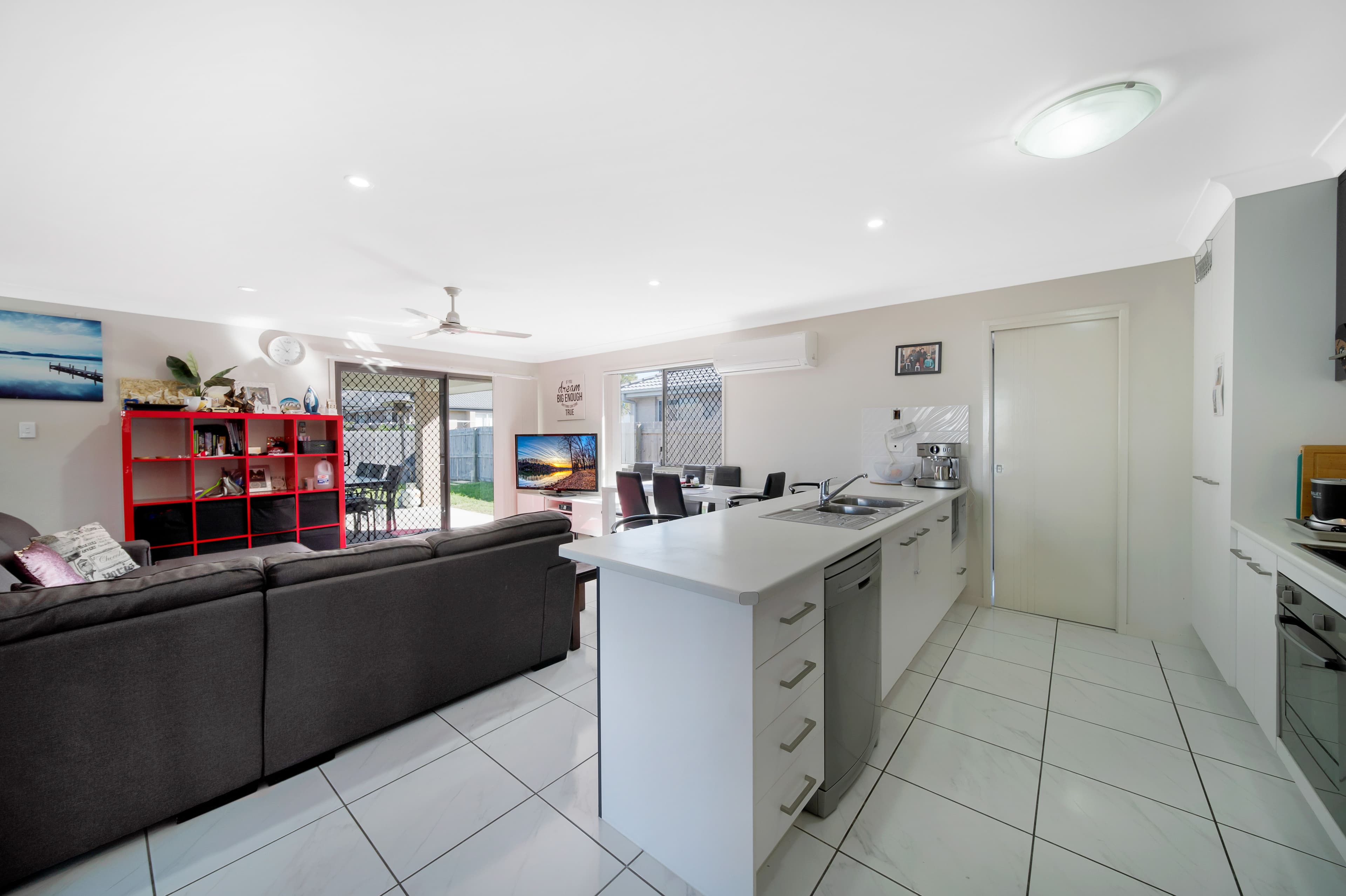 4 Deschamps Close, Loganlea QLD 4131, Loganlea - Thumbnail 6